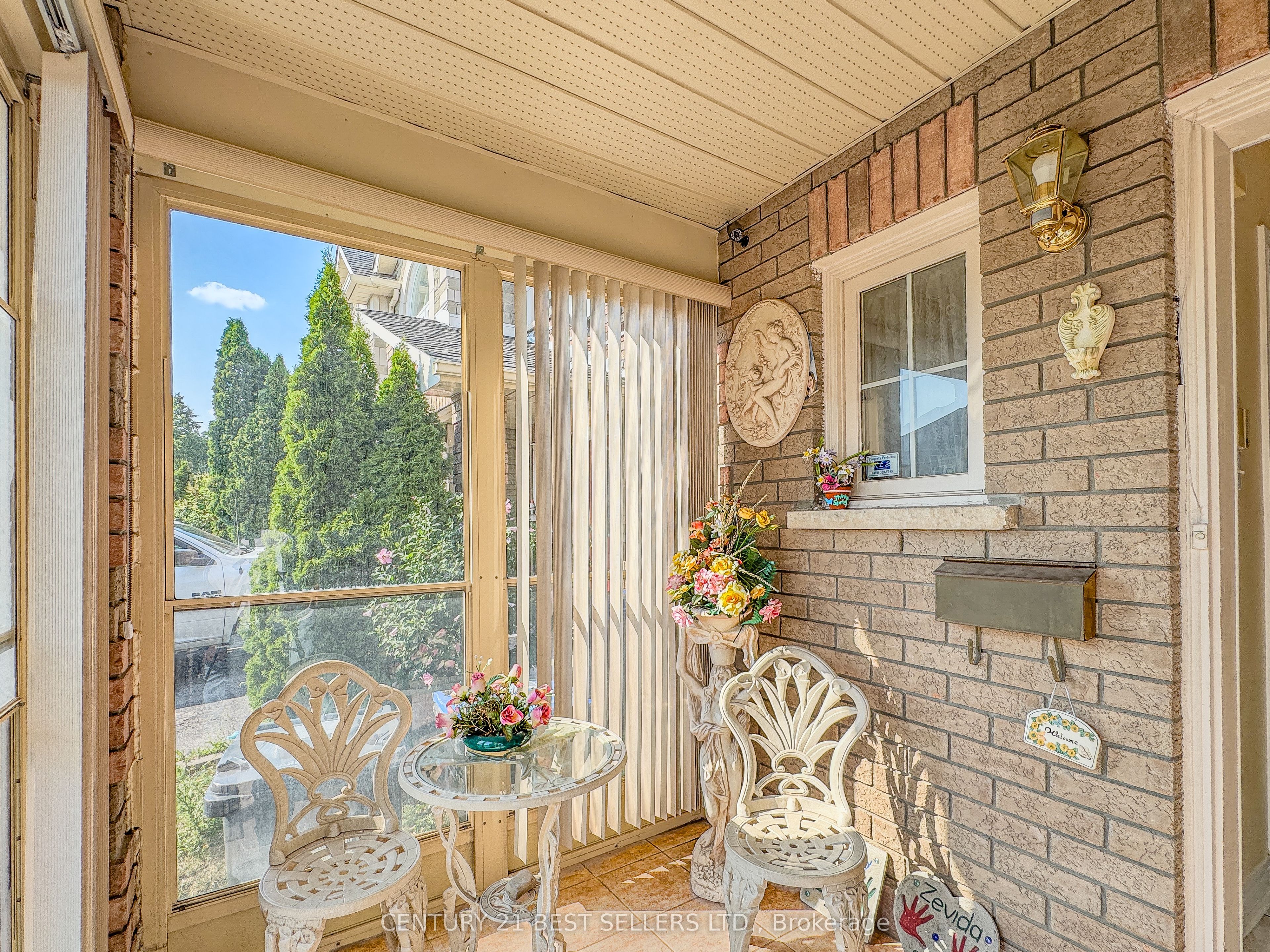 5347 Red Brush Drive Property Photo 3