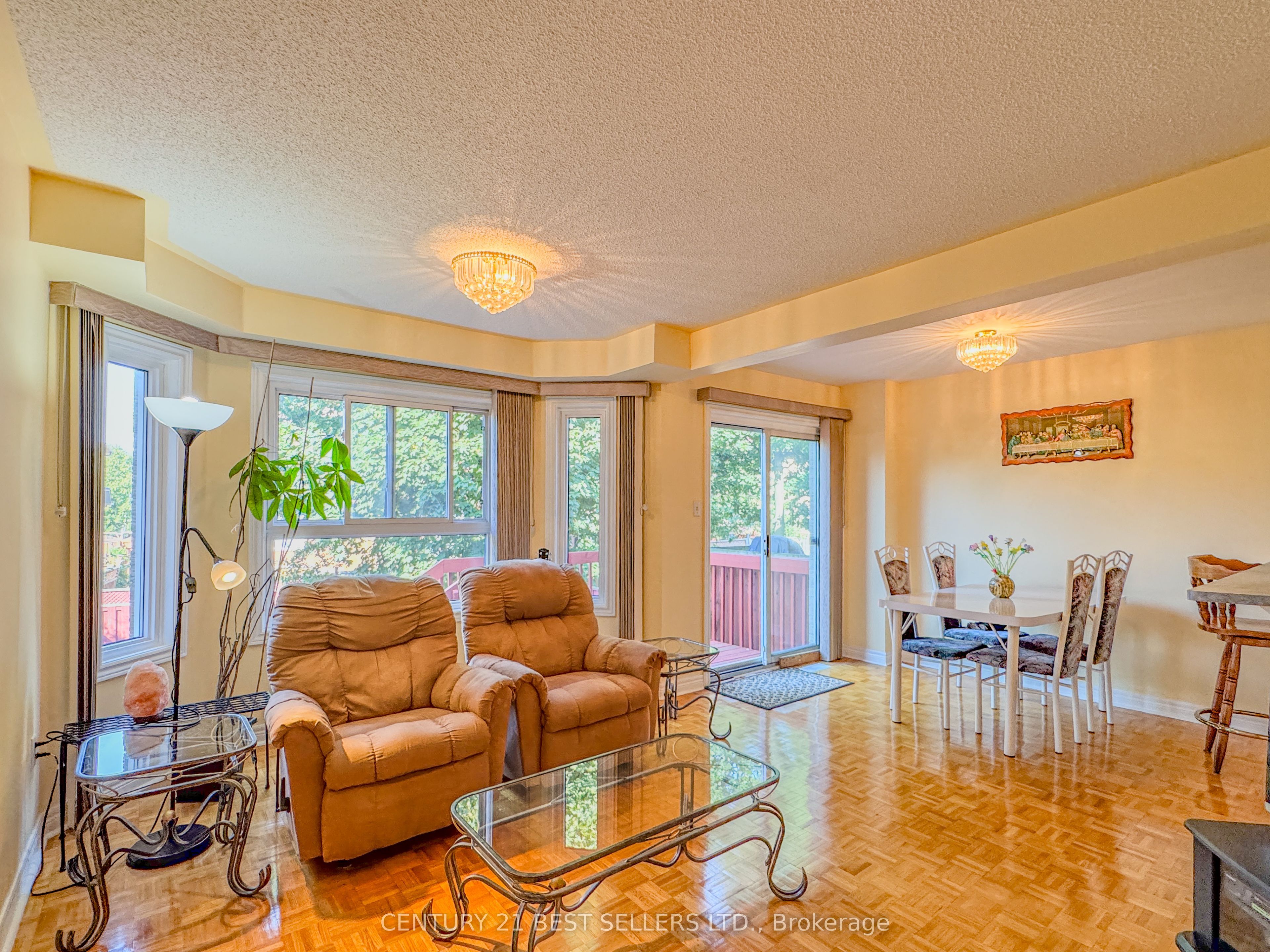 5347 Red Brush Drive Property Photo 6