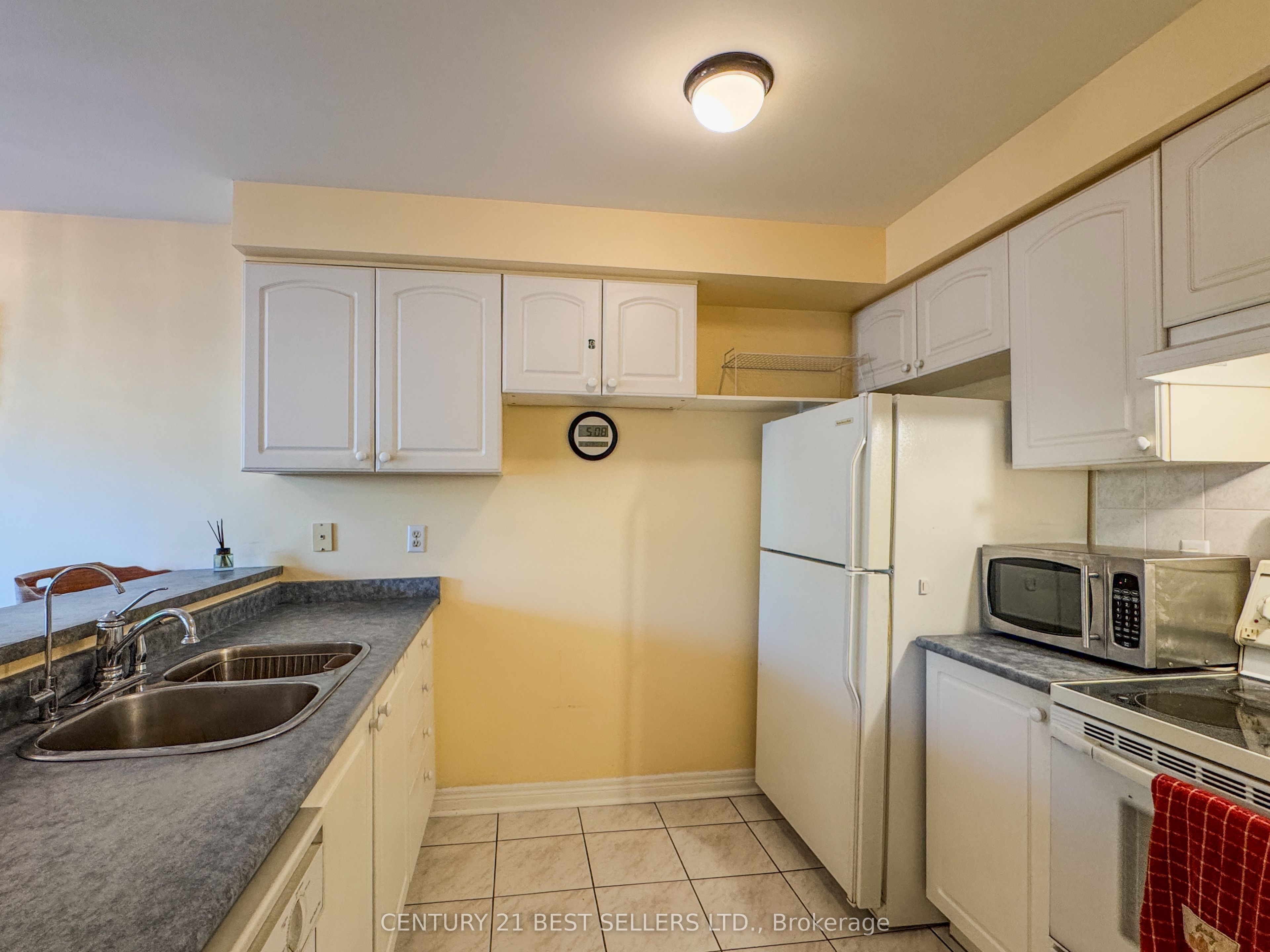 5347 Red Brush Drive Property Photo 9