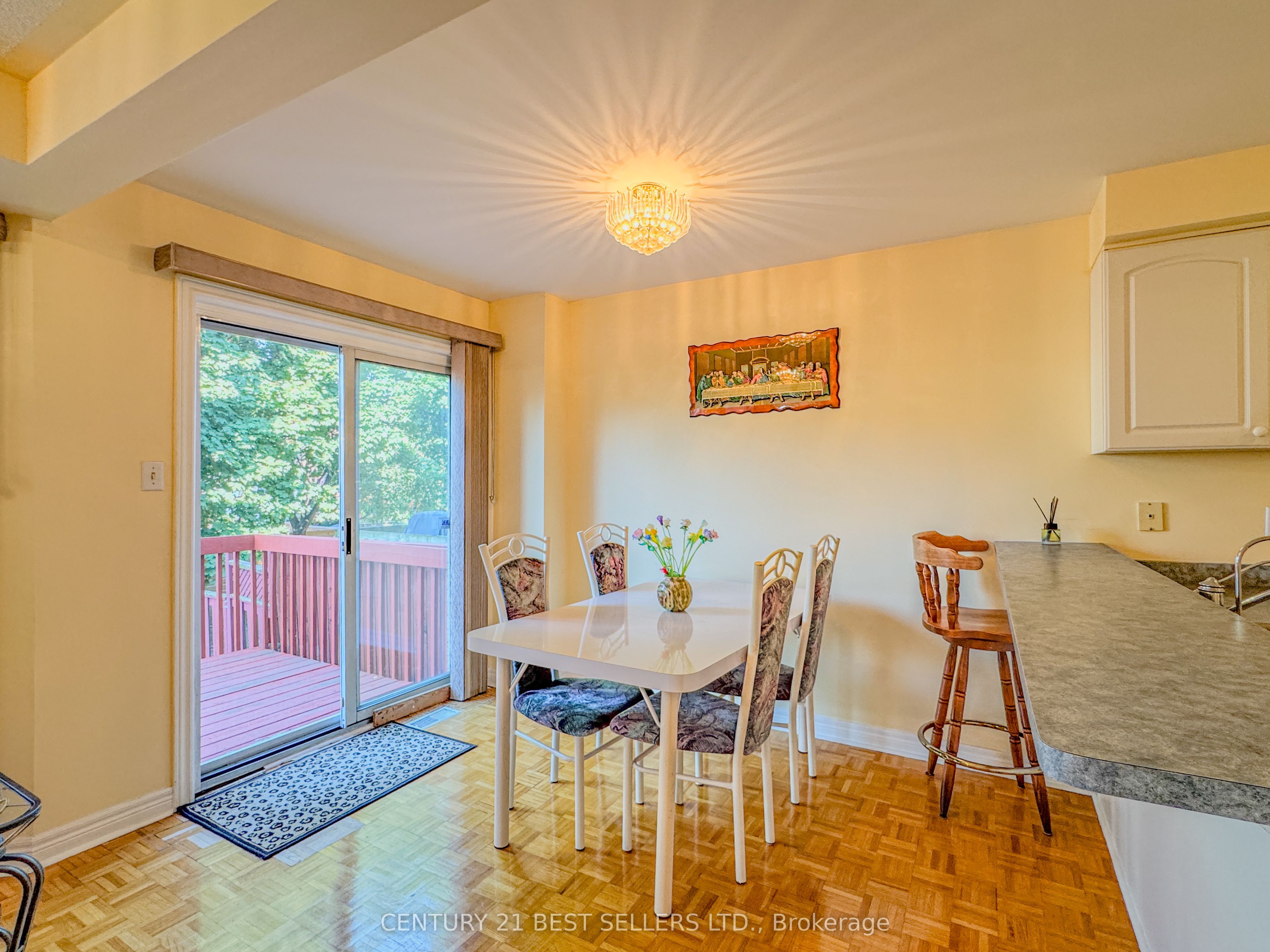 5347 Red Brush Drive Property Photo 14