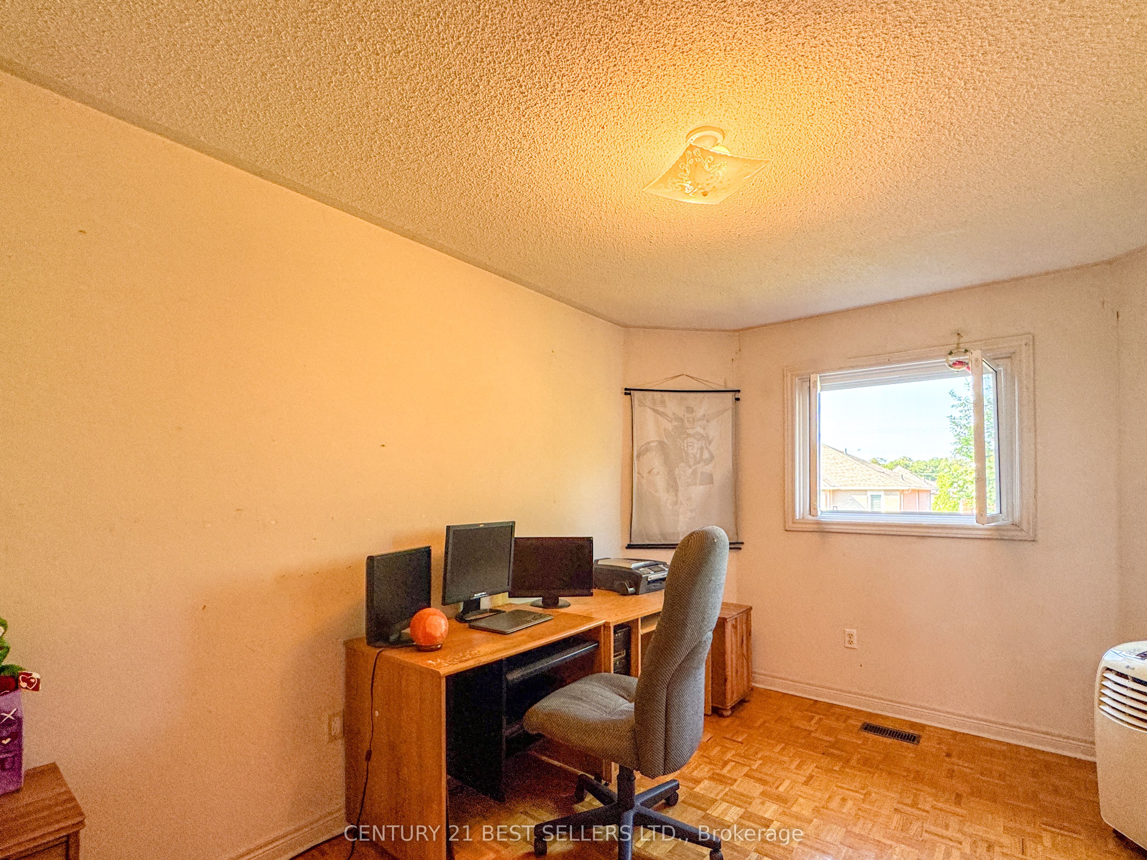 5347 Red Brush Drive Property Photo 18