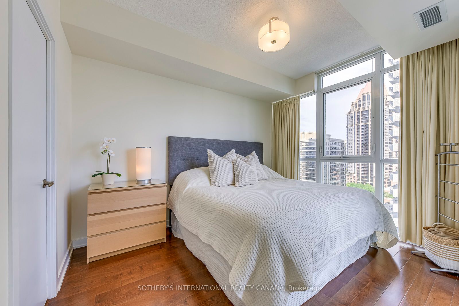 4070 Confederation Parkway 1202 Property Photo 18