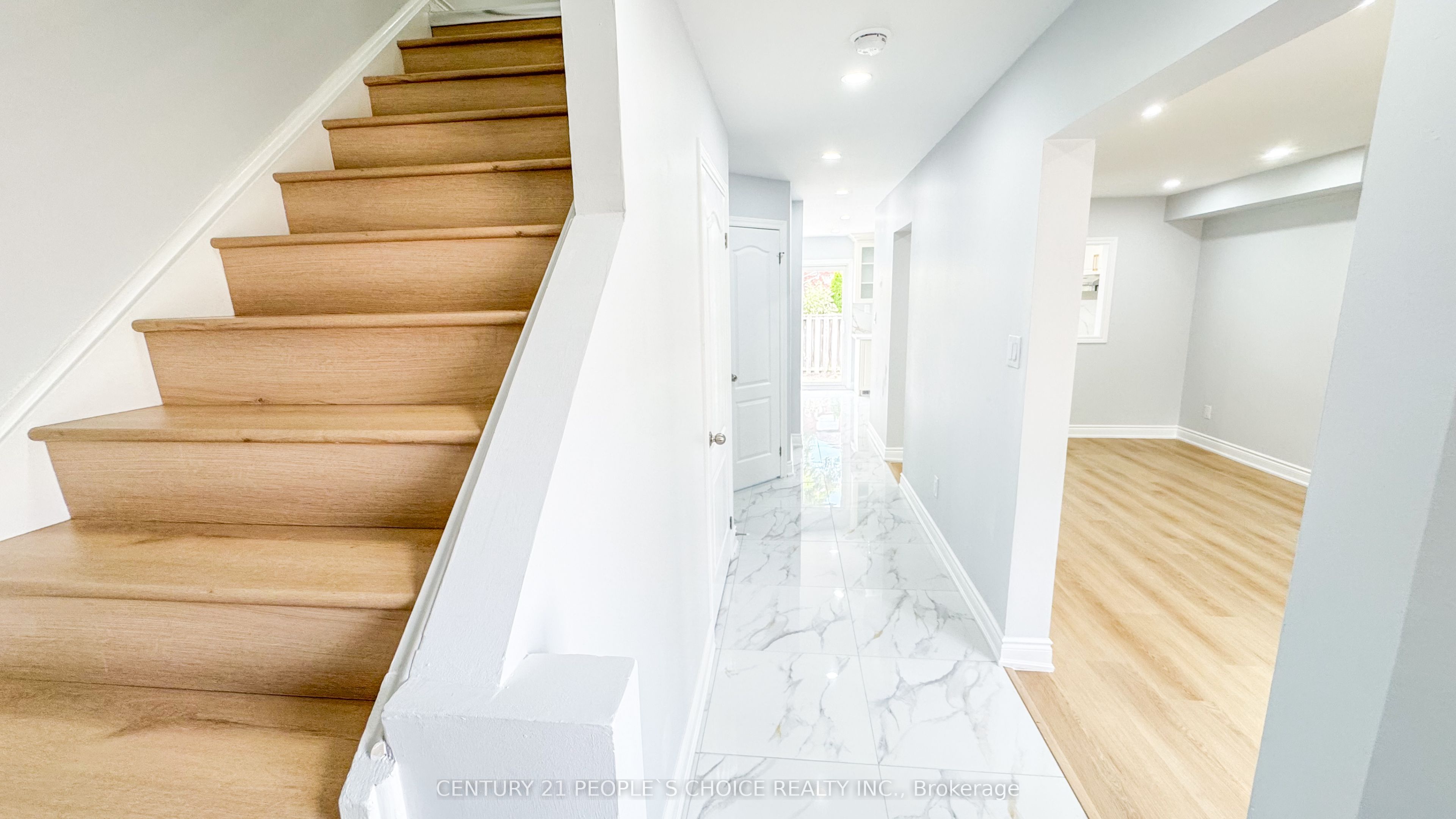 3292 Bobwhite Mews Property Photo 4