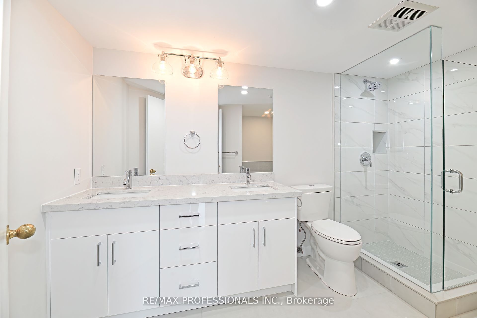 2269 Lakeshore Boulevard W 2004 Property Photo 19