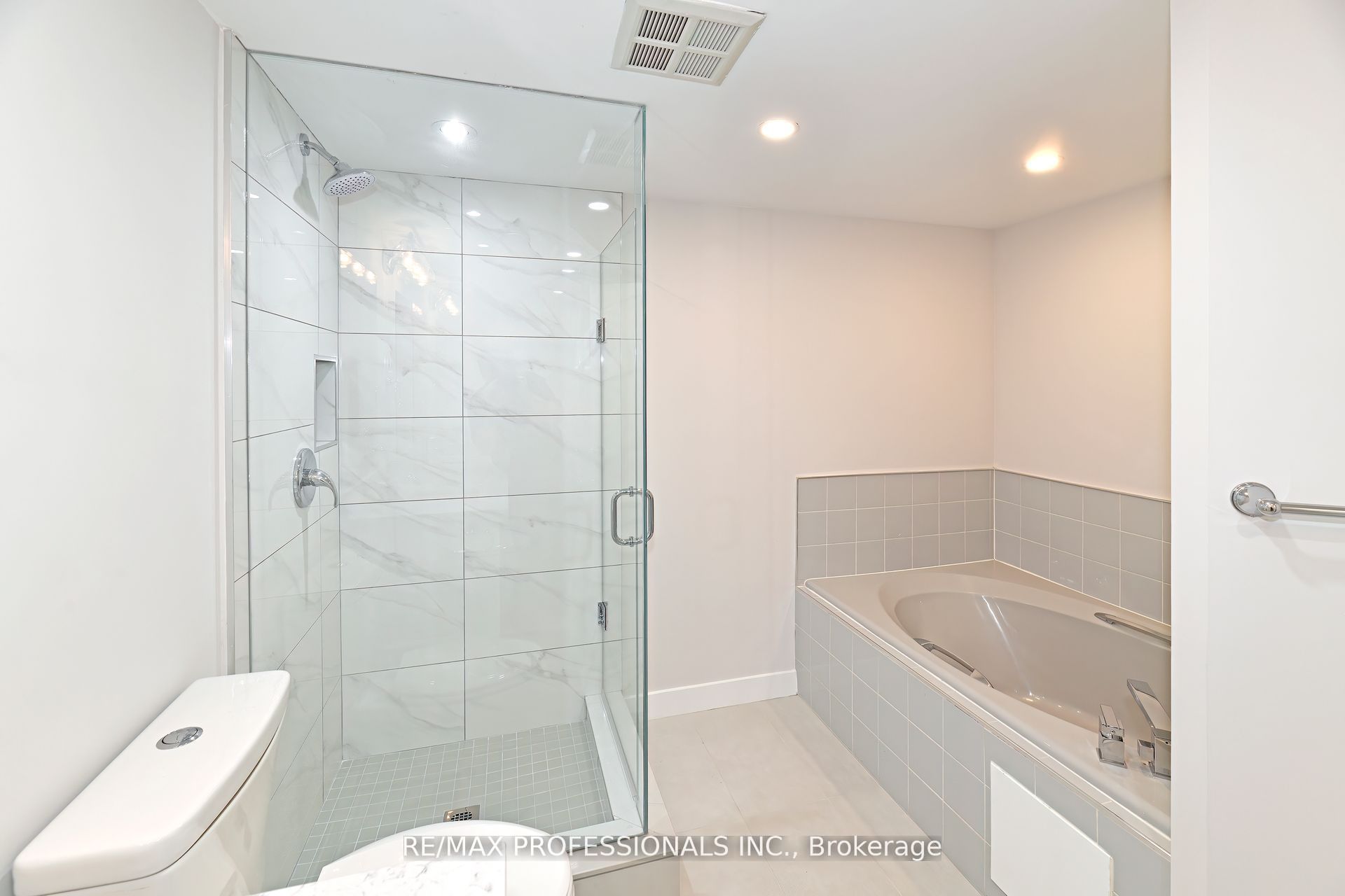 2269 Lakeshore Boulevard W 2004 Property Photo 20