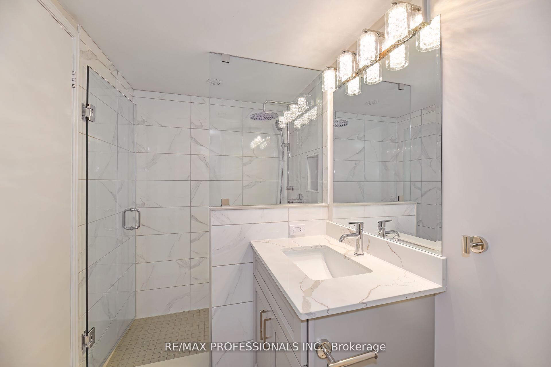 2269 Lakeshore Boulevard W 2004 Property Photo 23