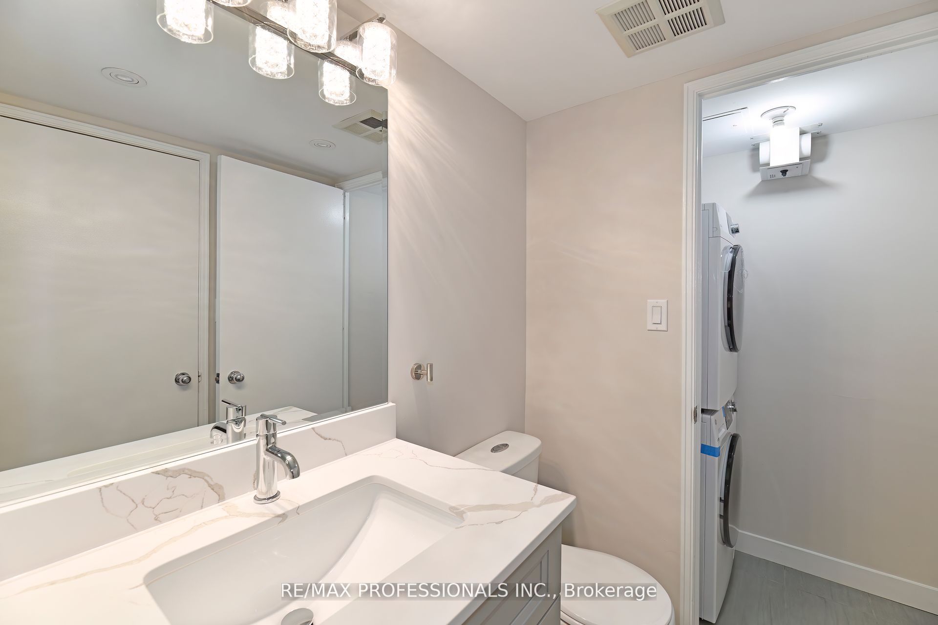 2269 Lakeshore Boulevard W 2004 Property Photo 24