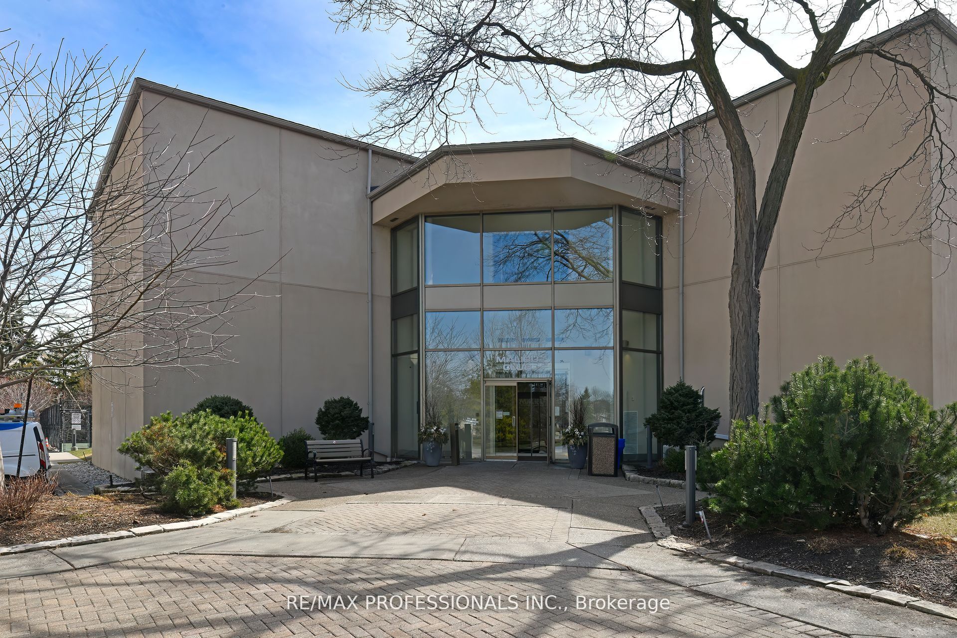 2269 Lakeshore Boulevard W 2004 Property Photo 27