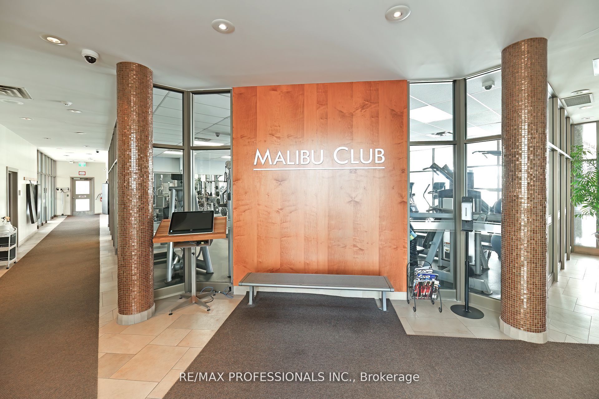 2269 Lakeshore Boulevard W 2004 Property Photo 28