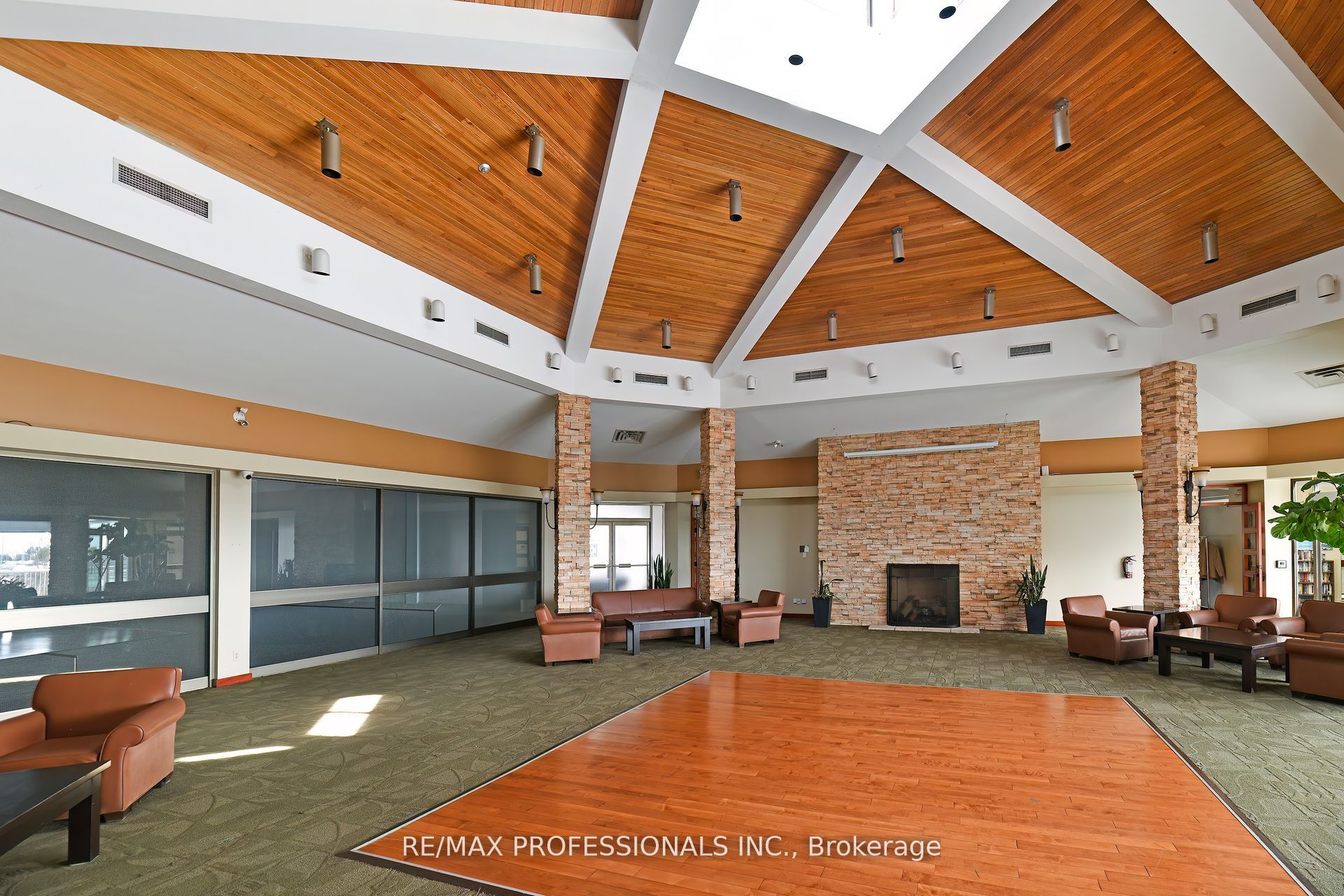 2269 Lakeshore Boulevard W 2004 Property Photo 29