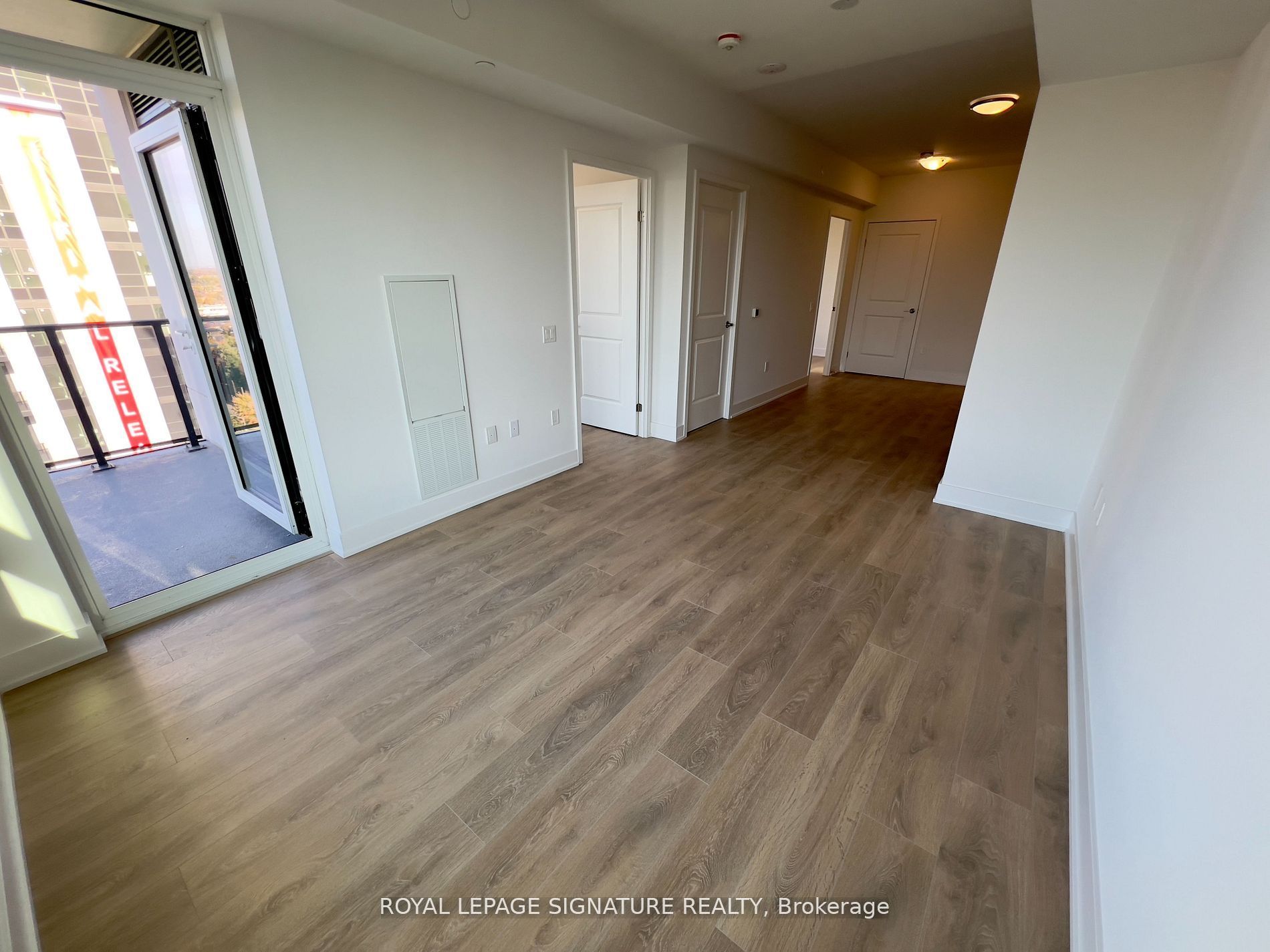 202 Burnhamthorpe Road E 1407 Property Photo 16