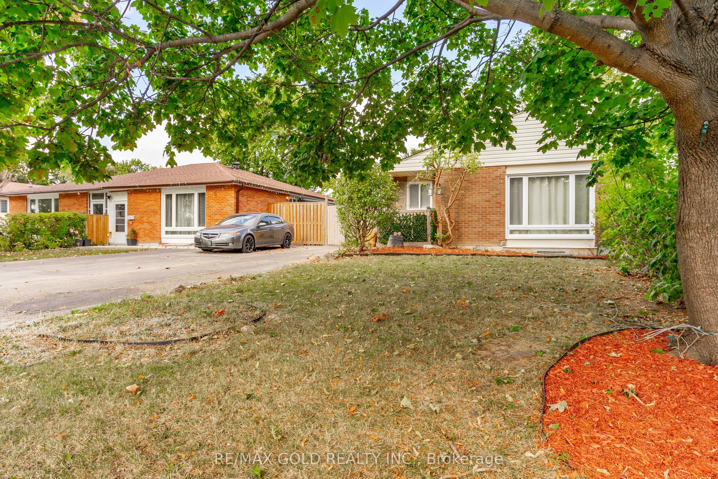 4 Deeside Crescent Property Photo 3