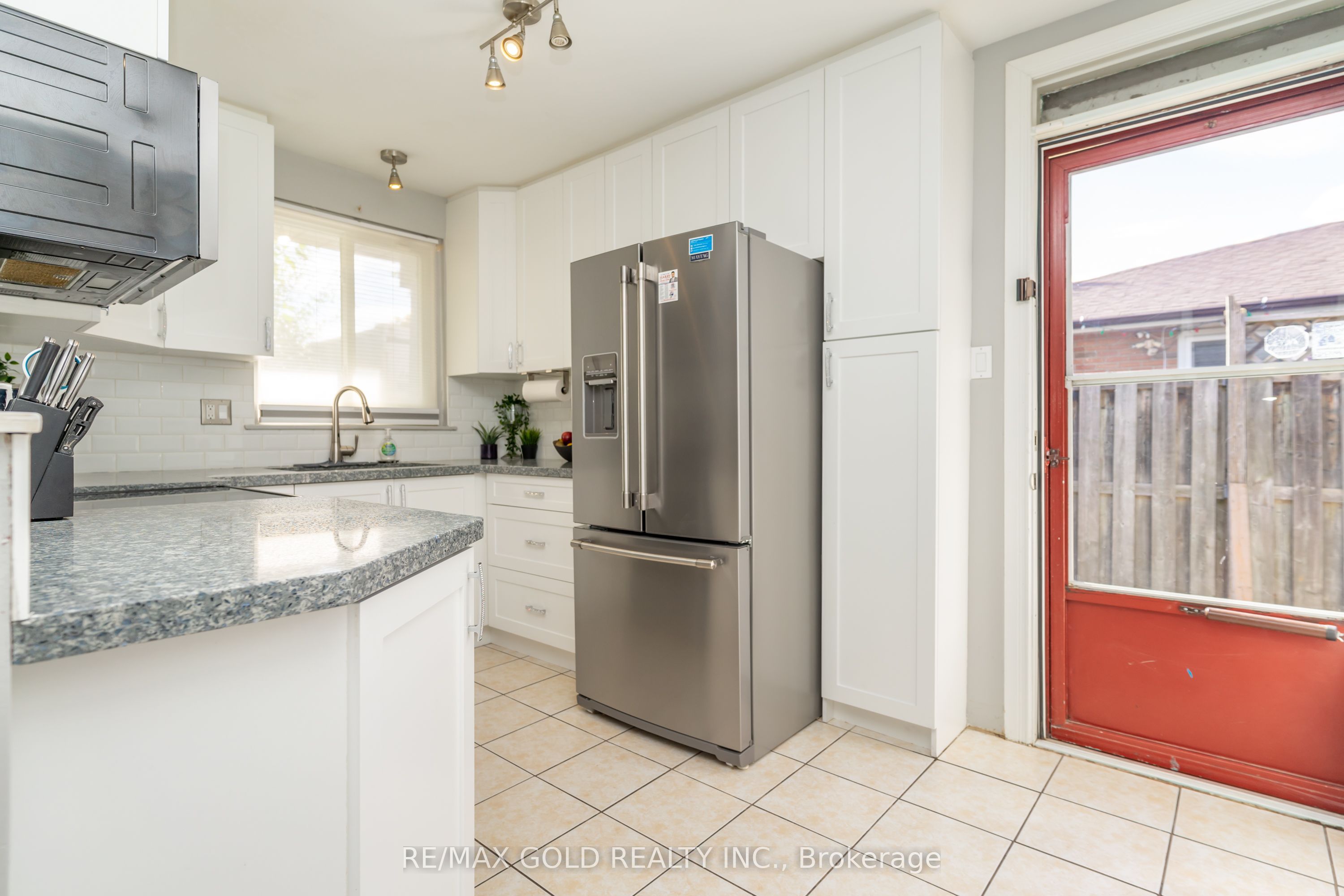 4 Deeside Crescent Property Photo 13