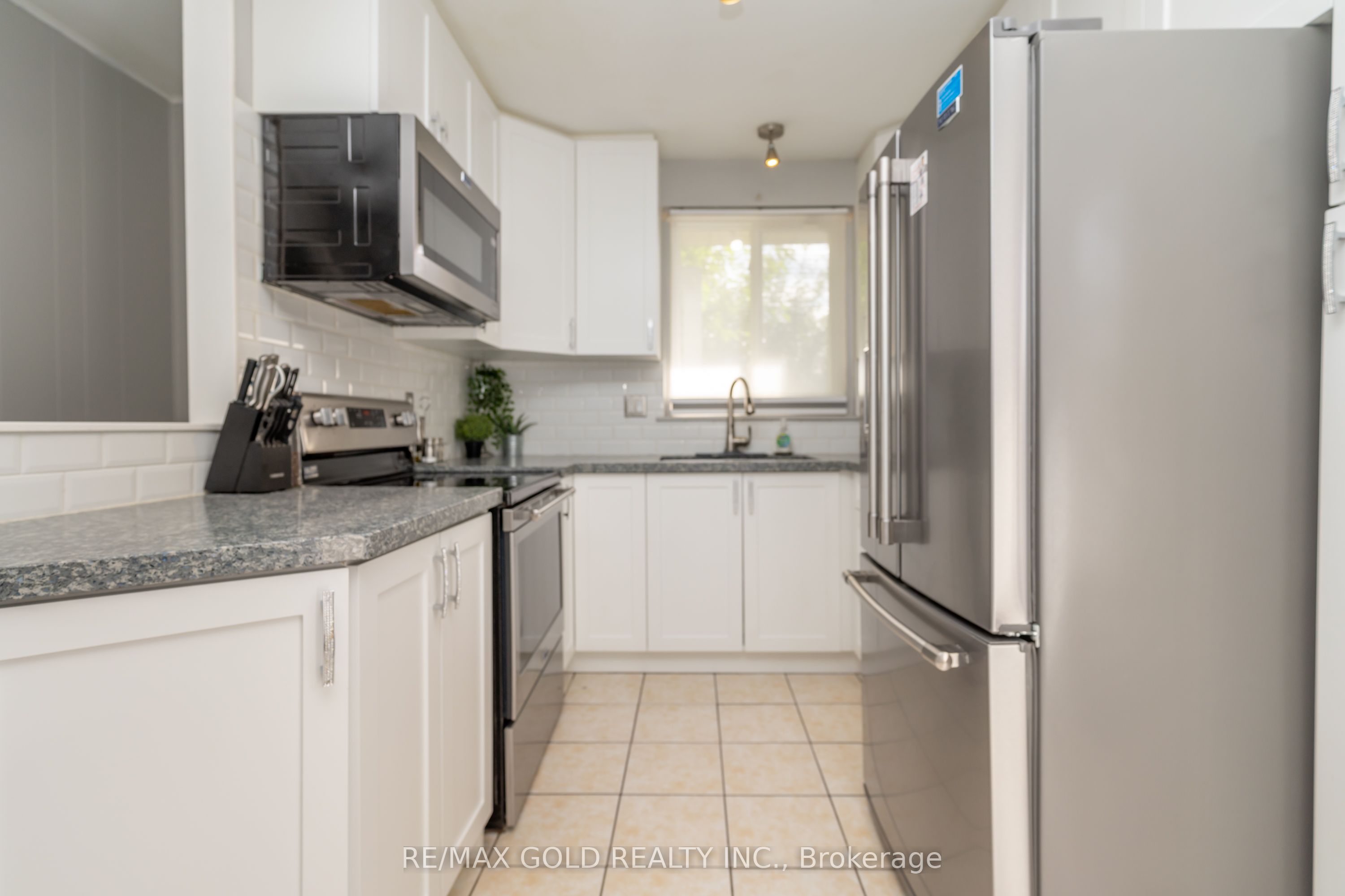 4 Deeside Crescent Property Photo 14