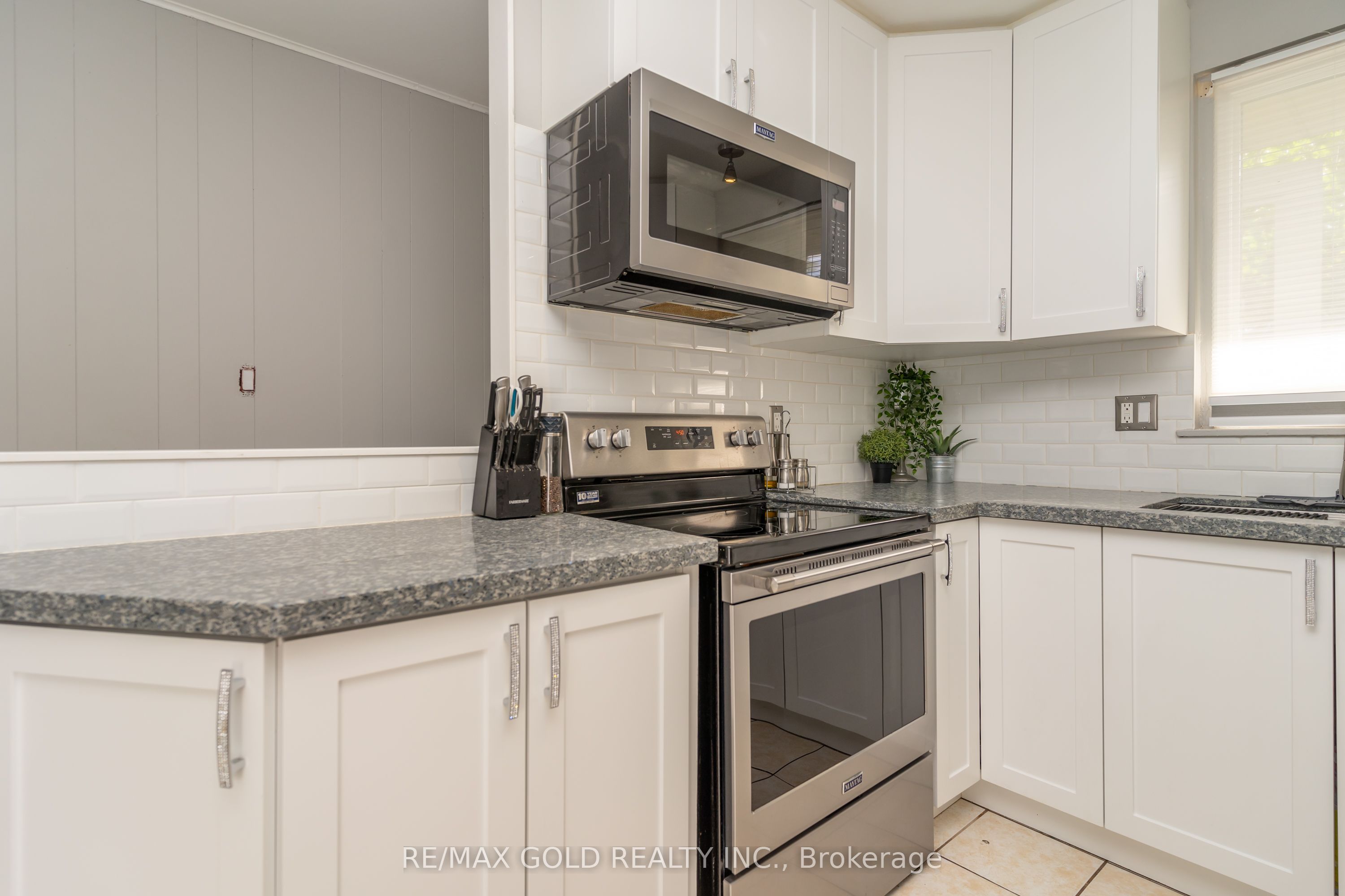 4 Deeside Crescent Property Photo 15