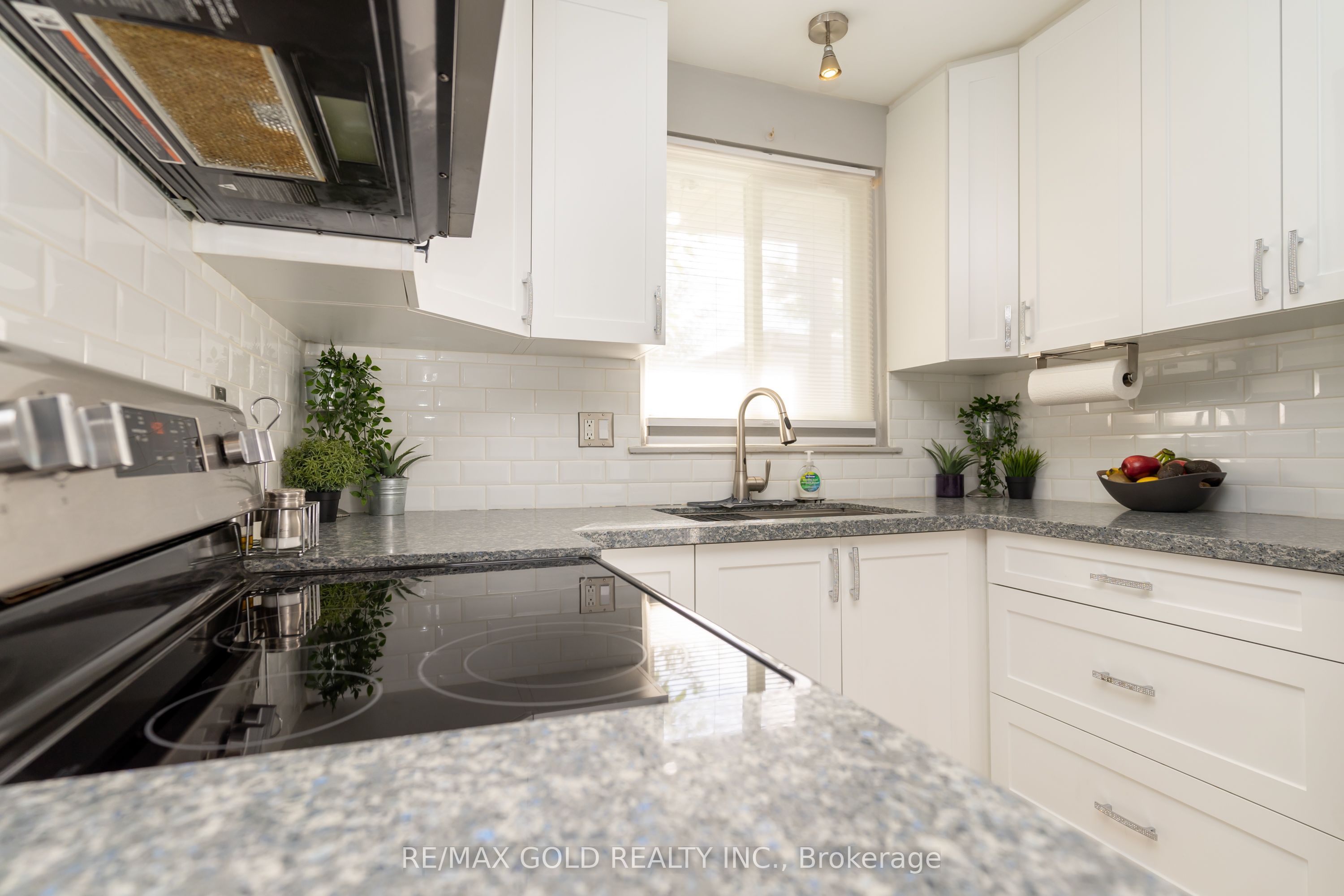 4 Deeside Crescent Property Photo 16