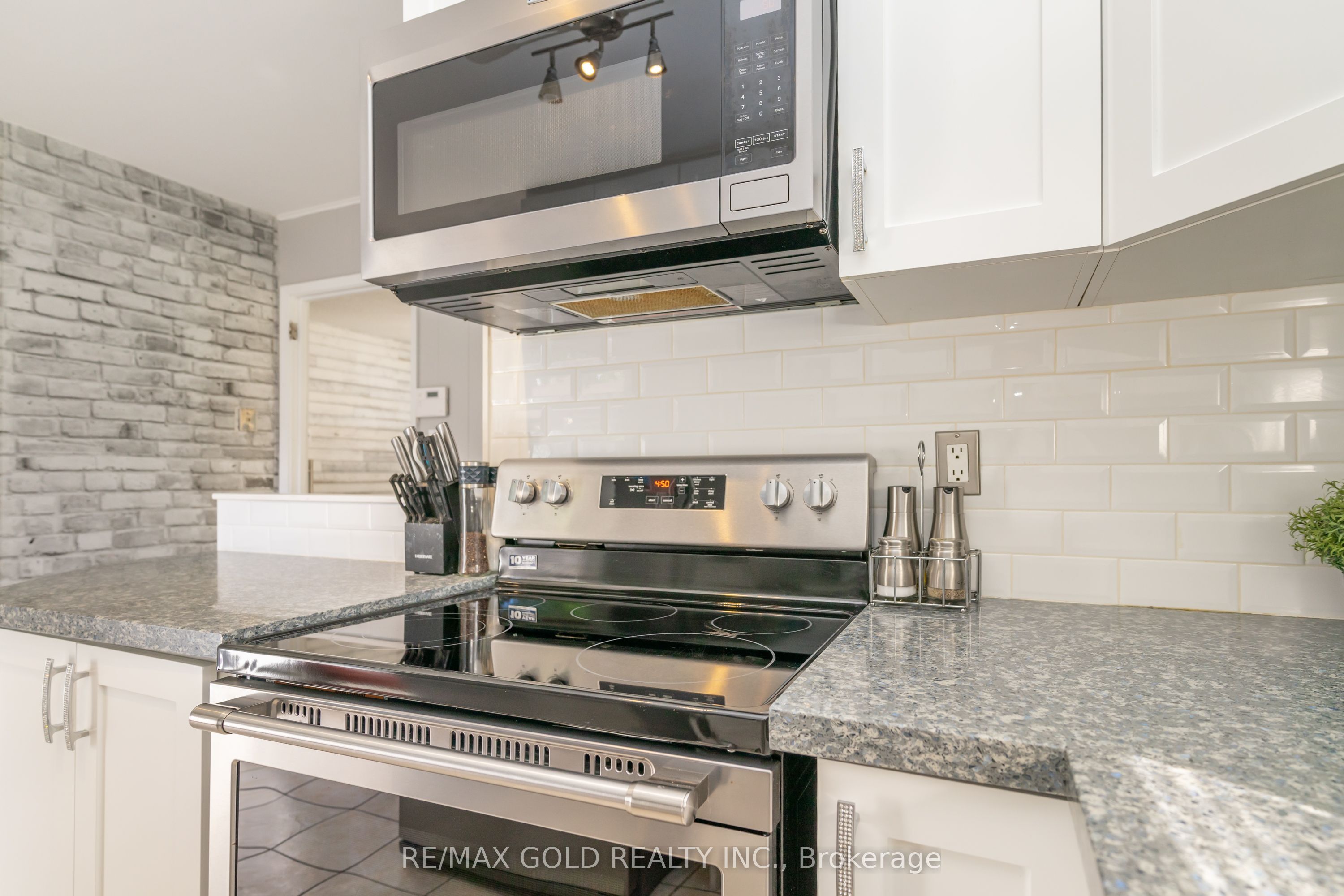 4 Deeside Crescent Property Photo 17