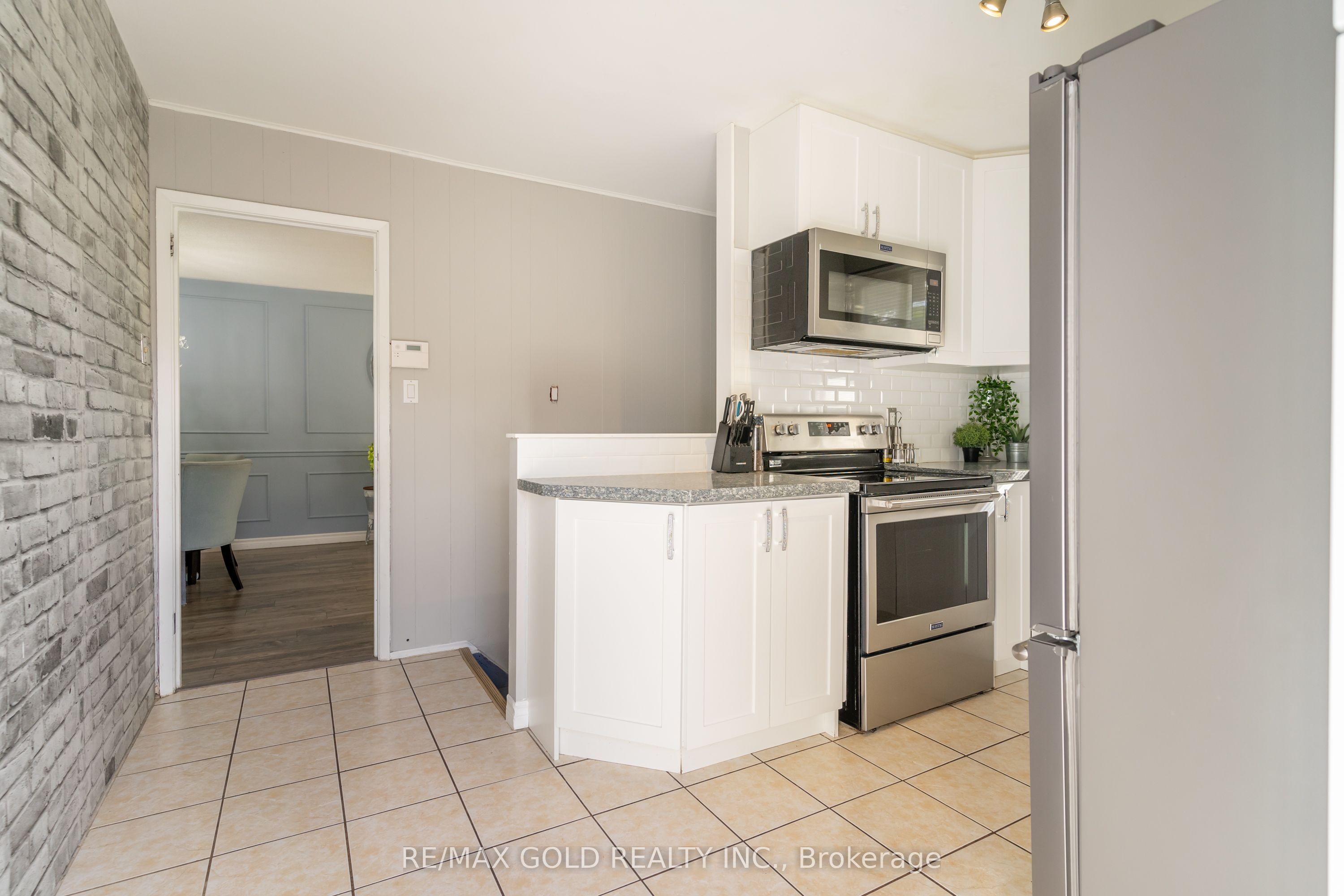 4 Deeside Crescent Property Photo 18