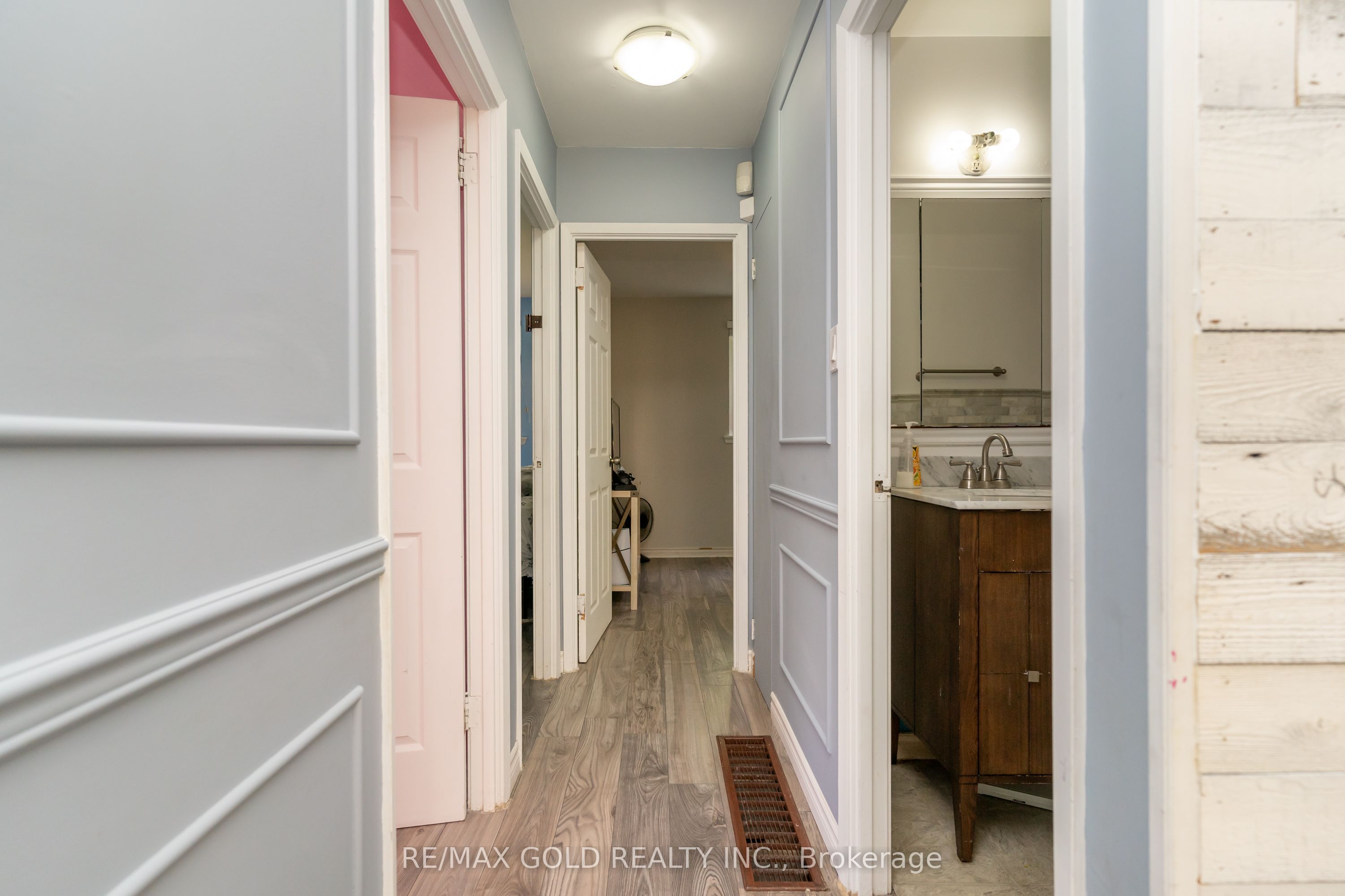 4 Deeside Crescent Property Photo 19