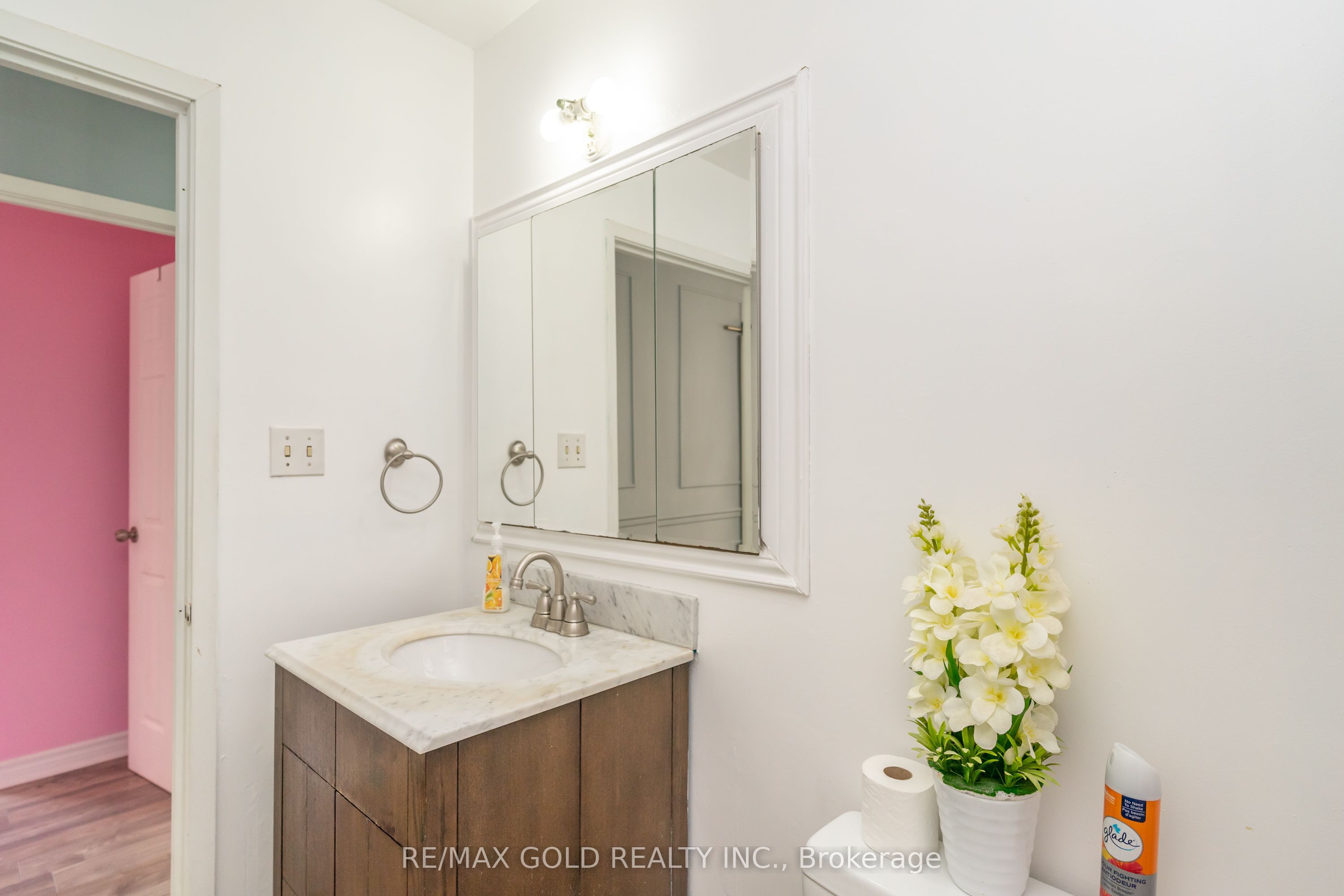 4 Deeside Crescent Property Photo 24