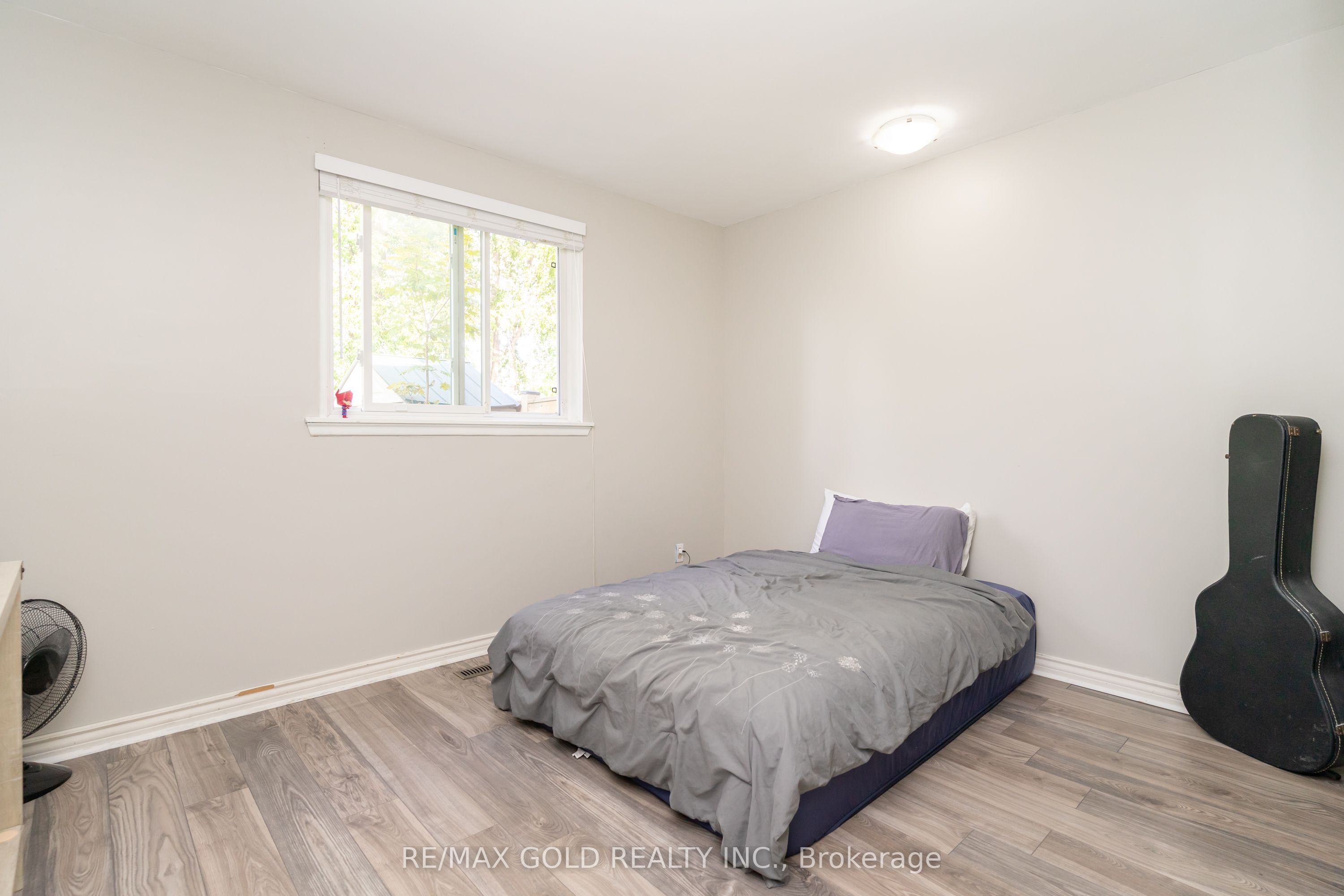 4 Deeside Crescent Property Photo 25