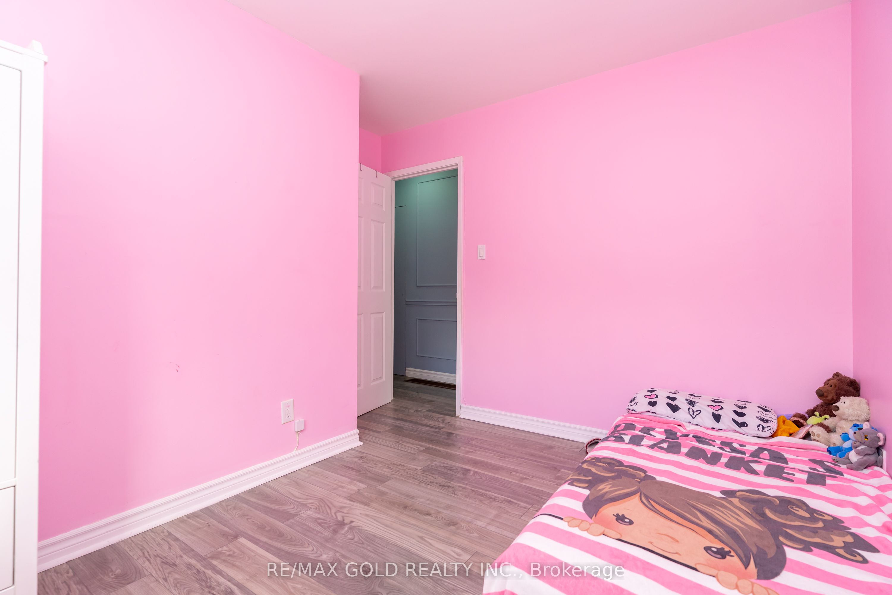 4 Deeside Crescent Property Photo 28