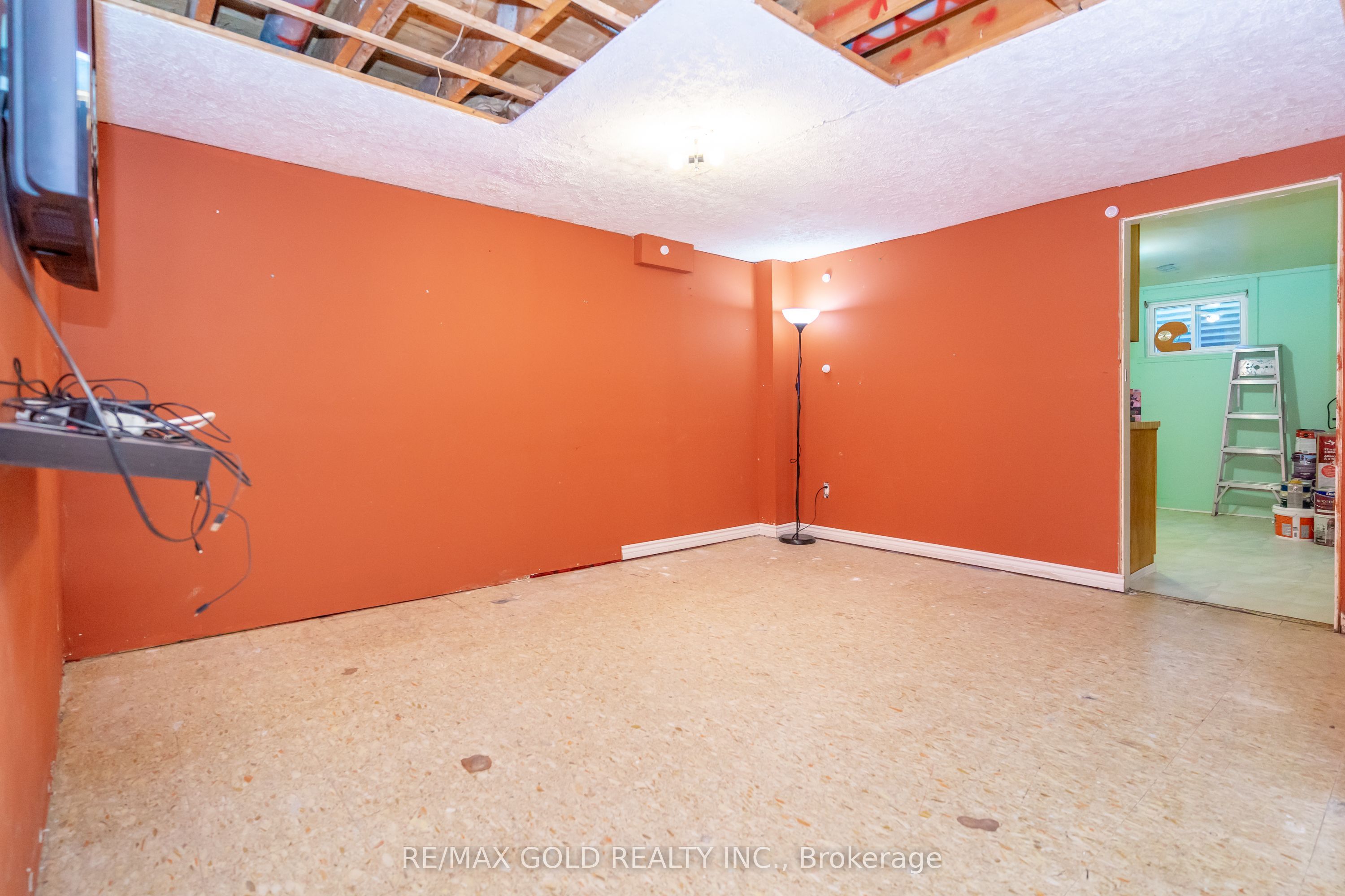 4 Deeside Crescent Property Photo 31