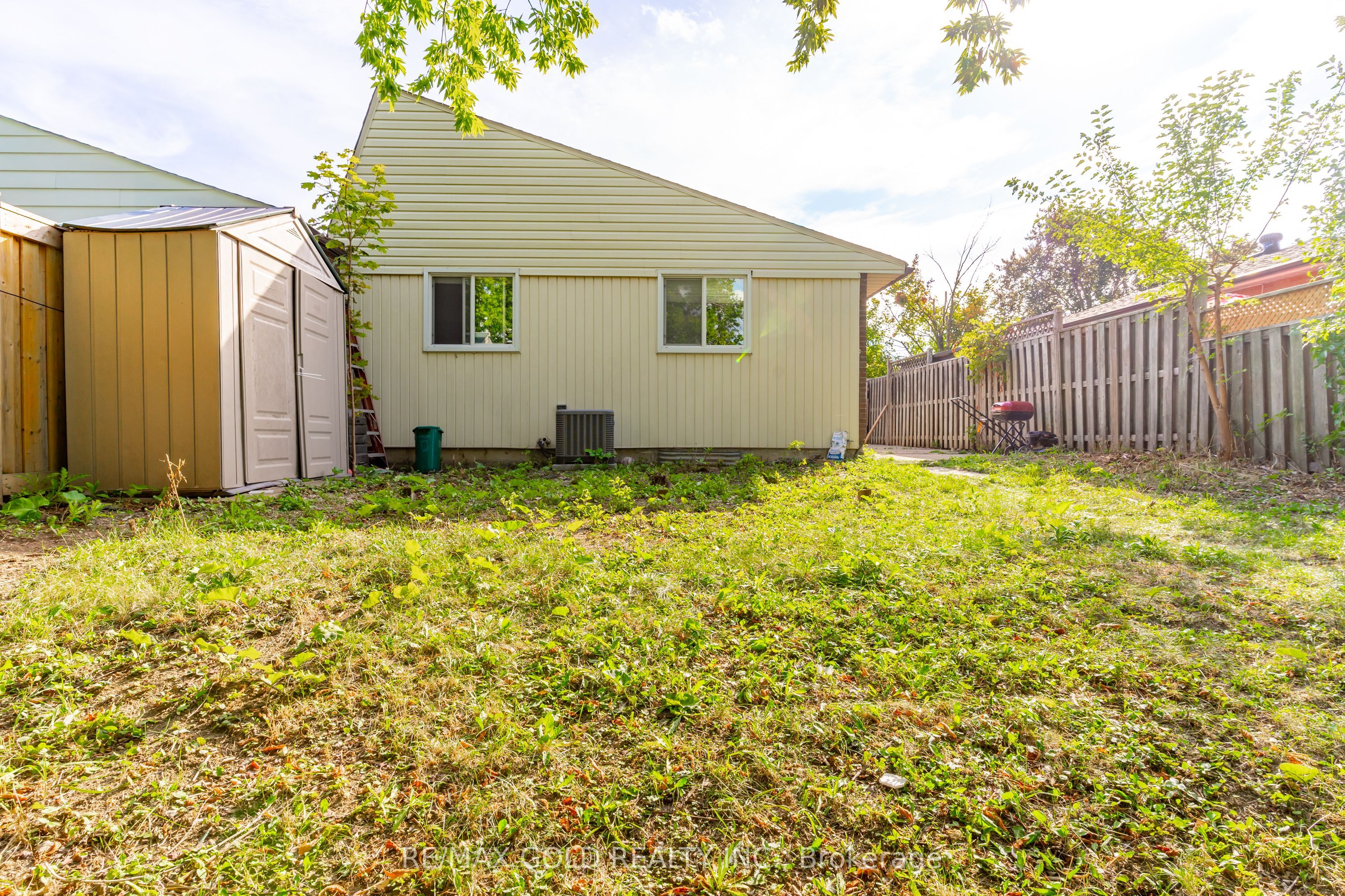 4 Deeside Crescent Property Photo 37