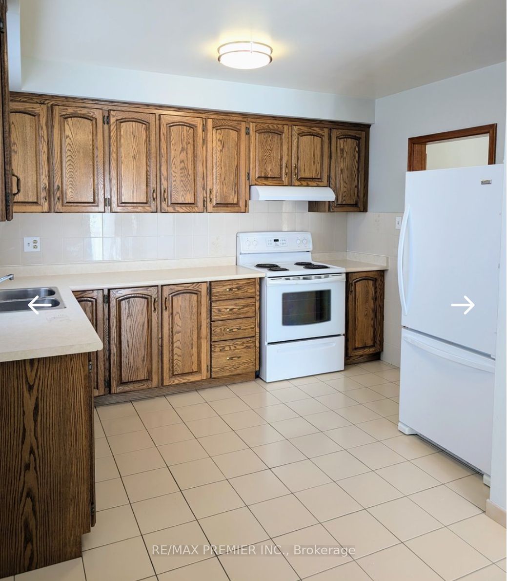 71 Sorlyn Avenue Main Floor Property Photo 2