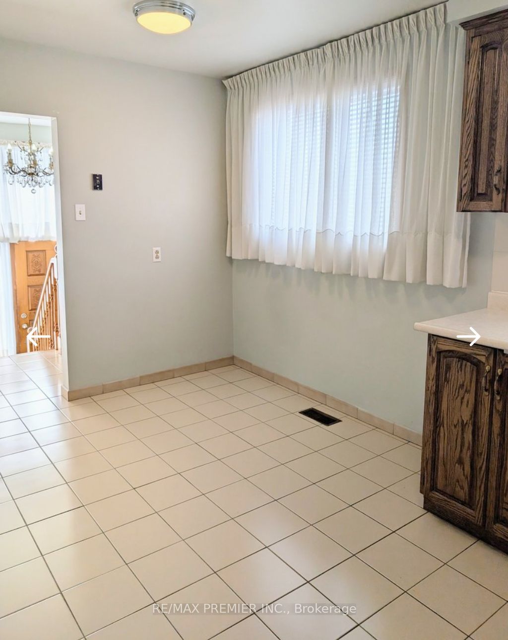 71 Sorlyn Avenue Main Floor Property Photo 4