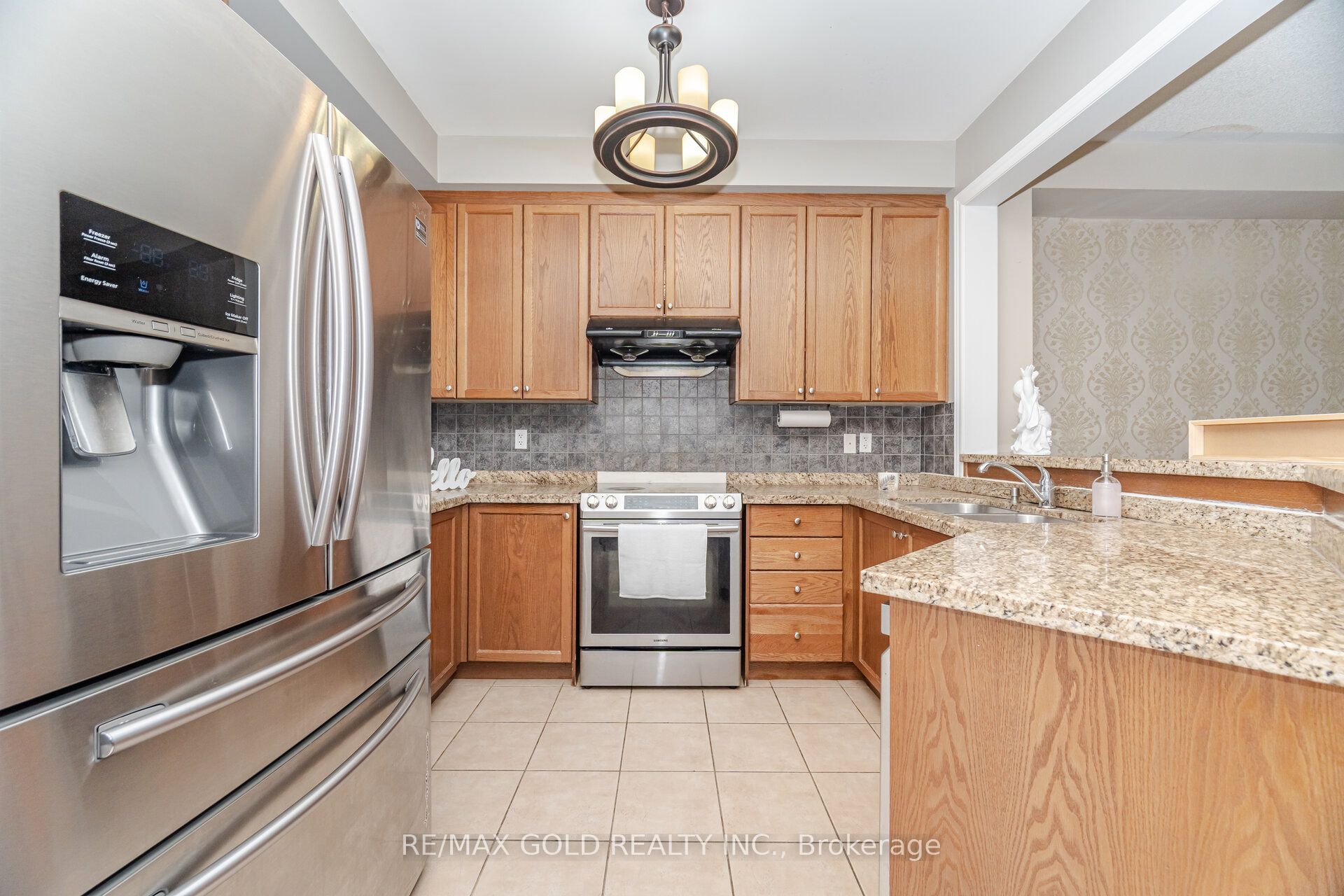 13 Fawson Cove Way W Property Photo 4