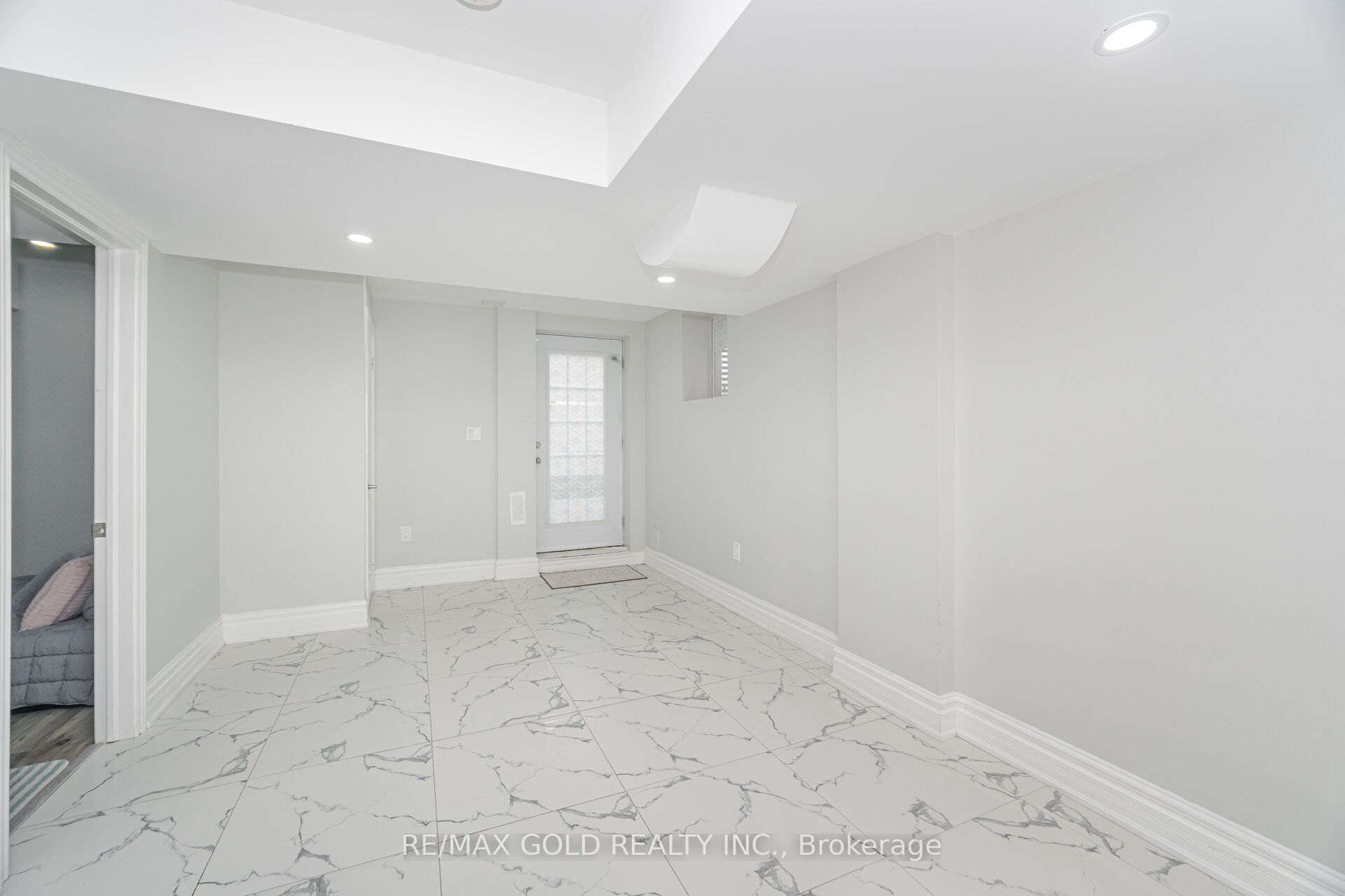 13 Fawson Cove Way W Property Photo 14