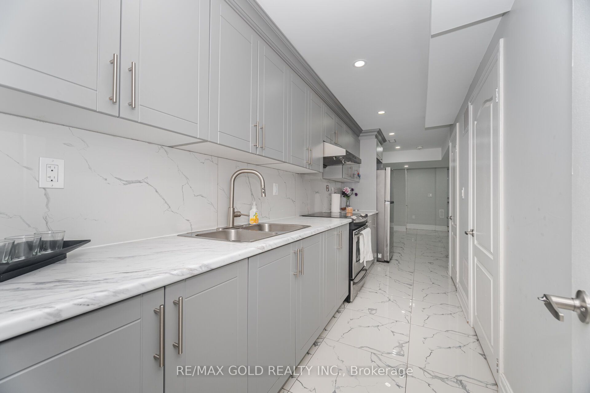 13 Fawson Cove Way W Property Photo 16