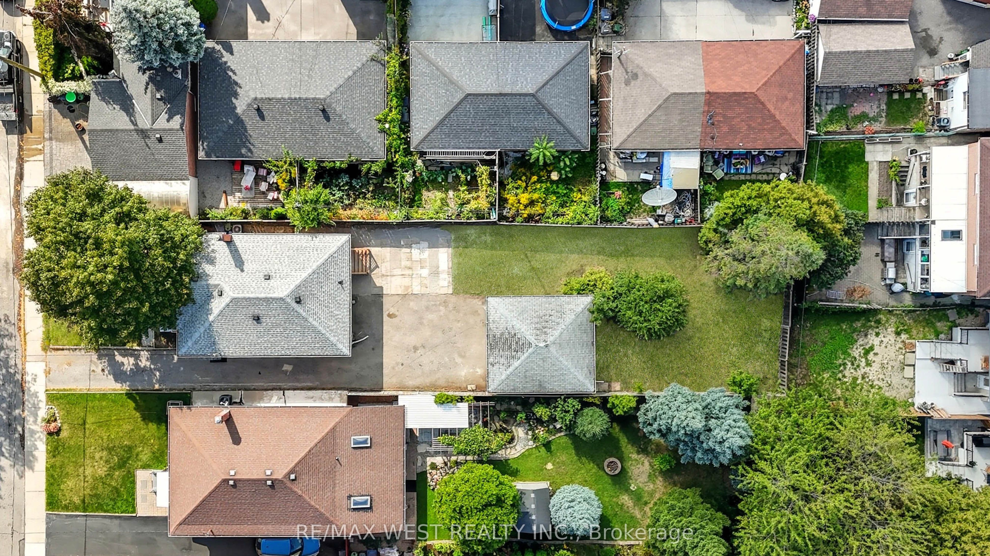 38 Feltham Avenue Property Photo 2