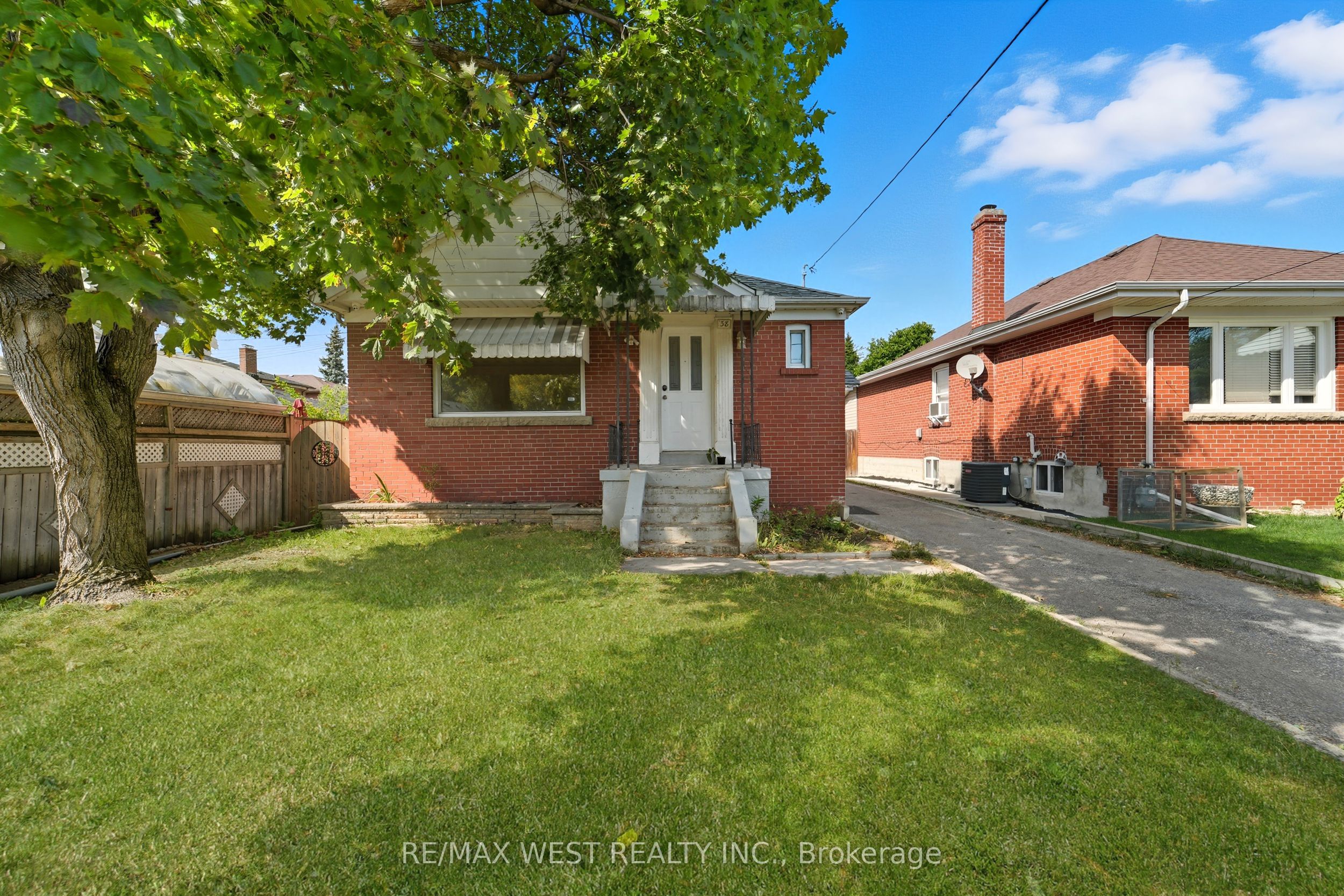 38 Feltham Avenue Property Photo 3