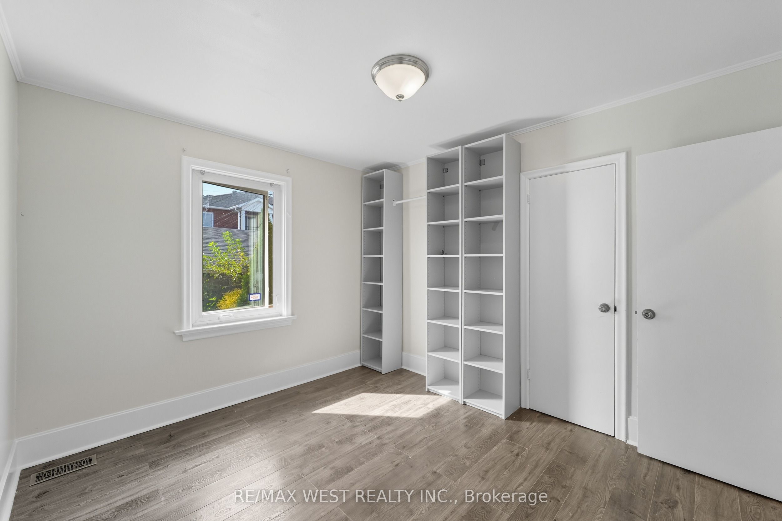 38 Feltham Avenue Property Photo 20