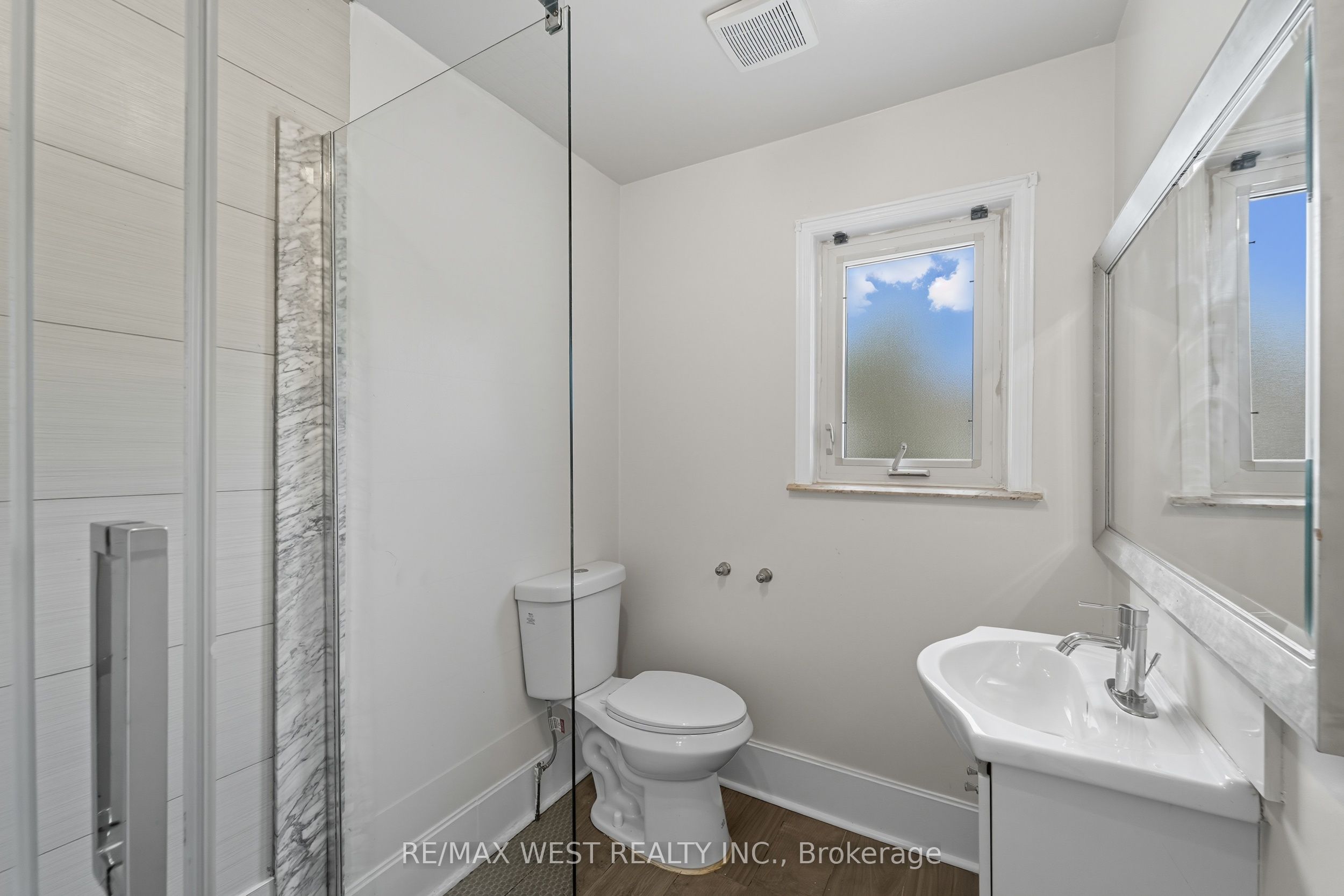 38 Feltham Avenue Property Photo 23