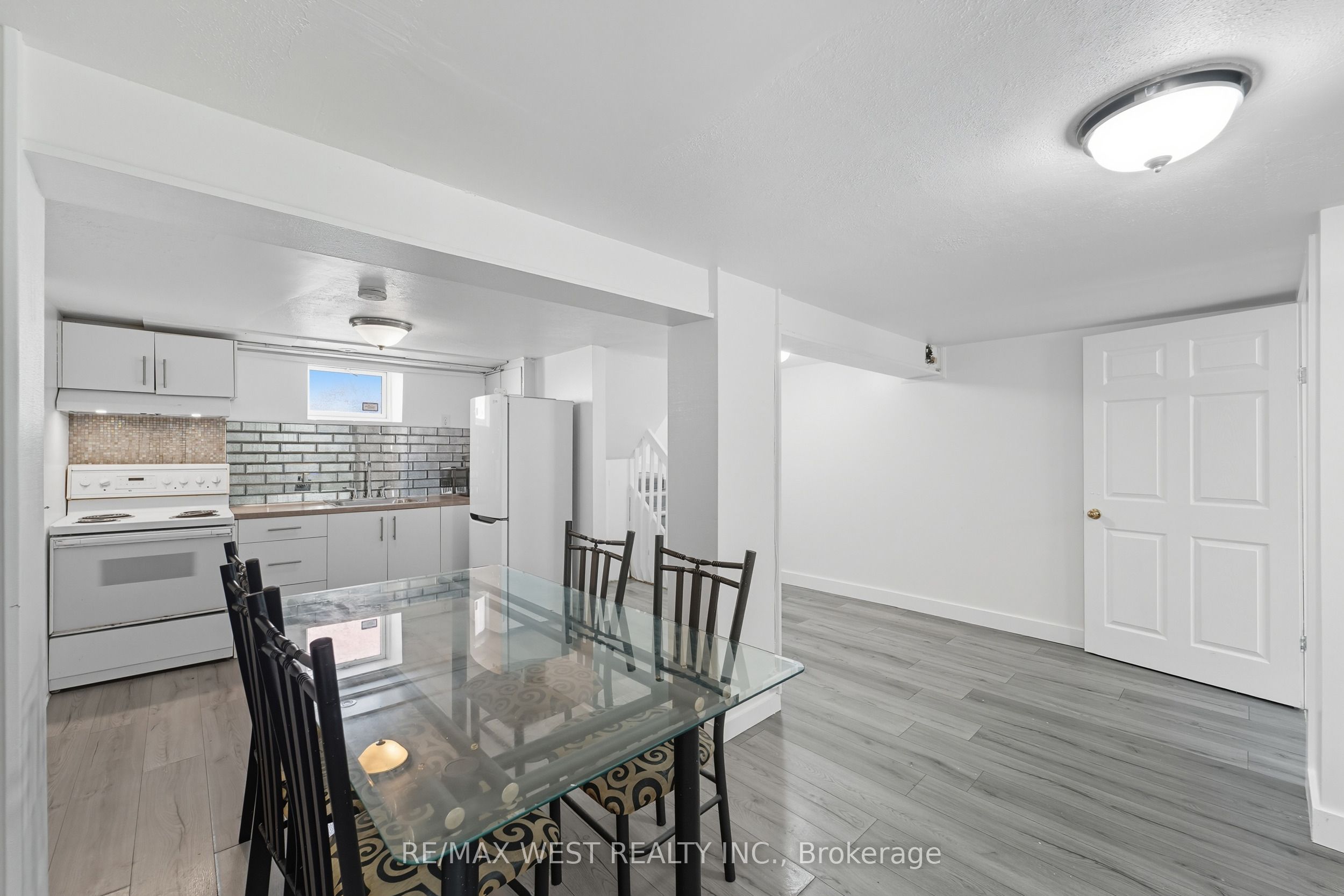 38 Feltham Avenue Property Photo 31