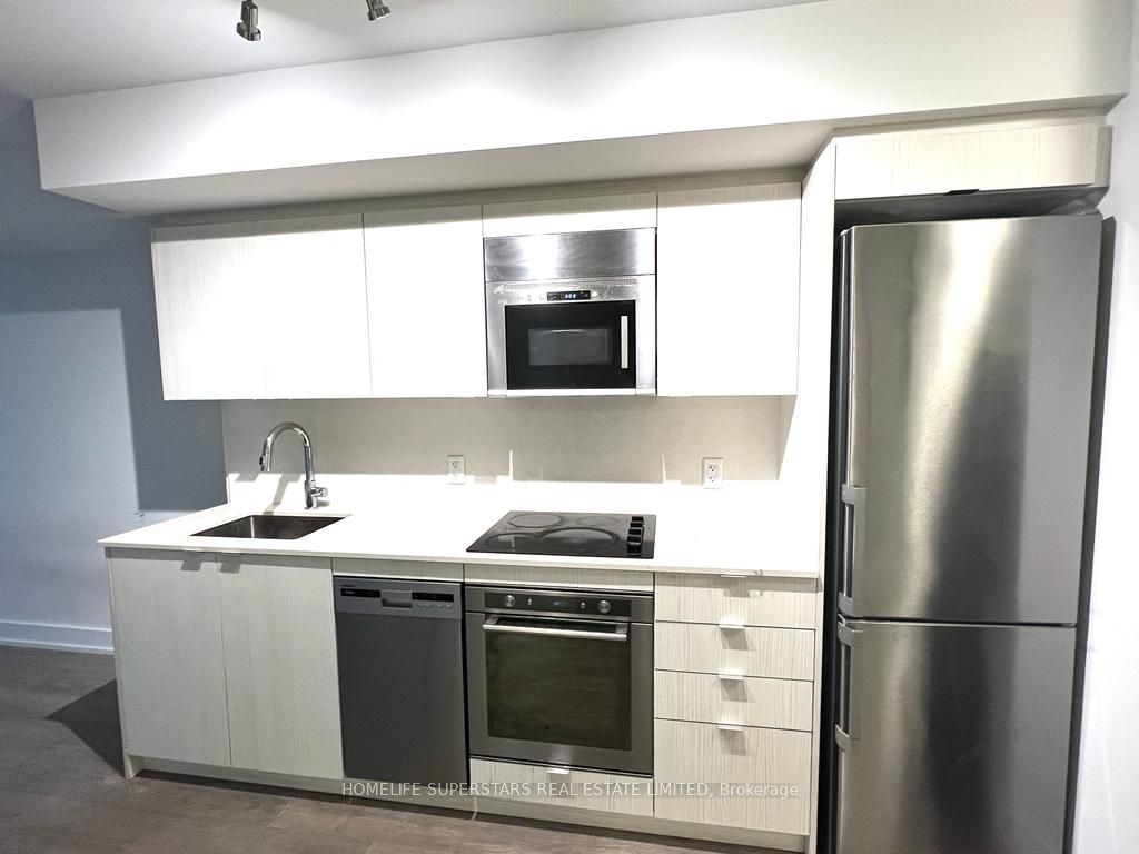 5 Mabelle Avenue 1632 Property Photo 2