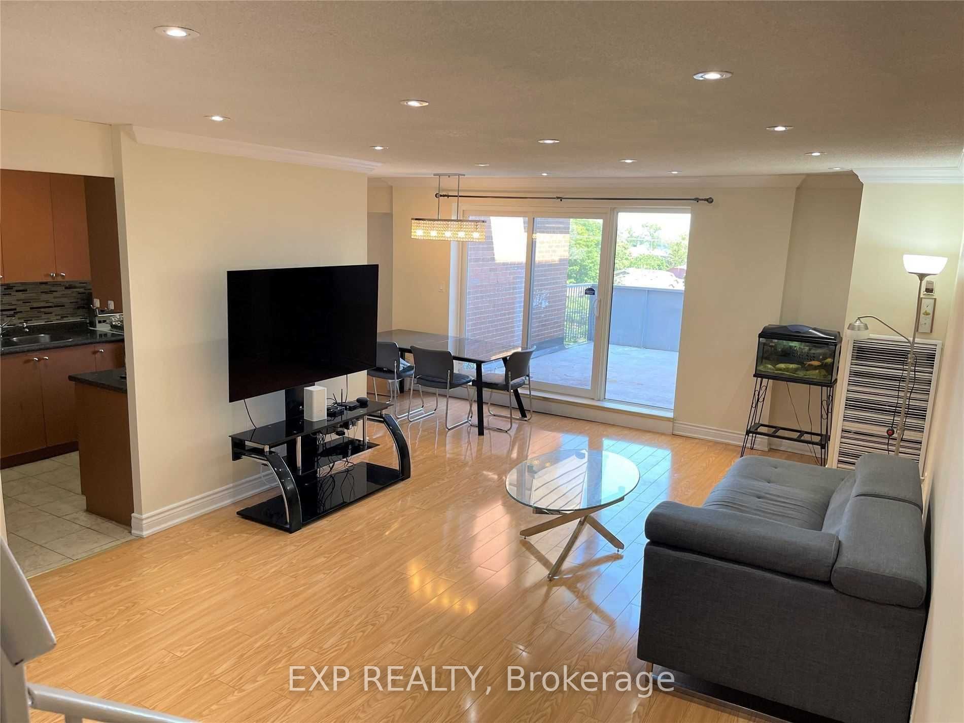 3025 The Credit Woodlands Road 330 Property Photo 4