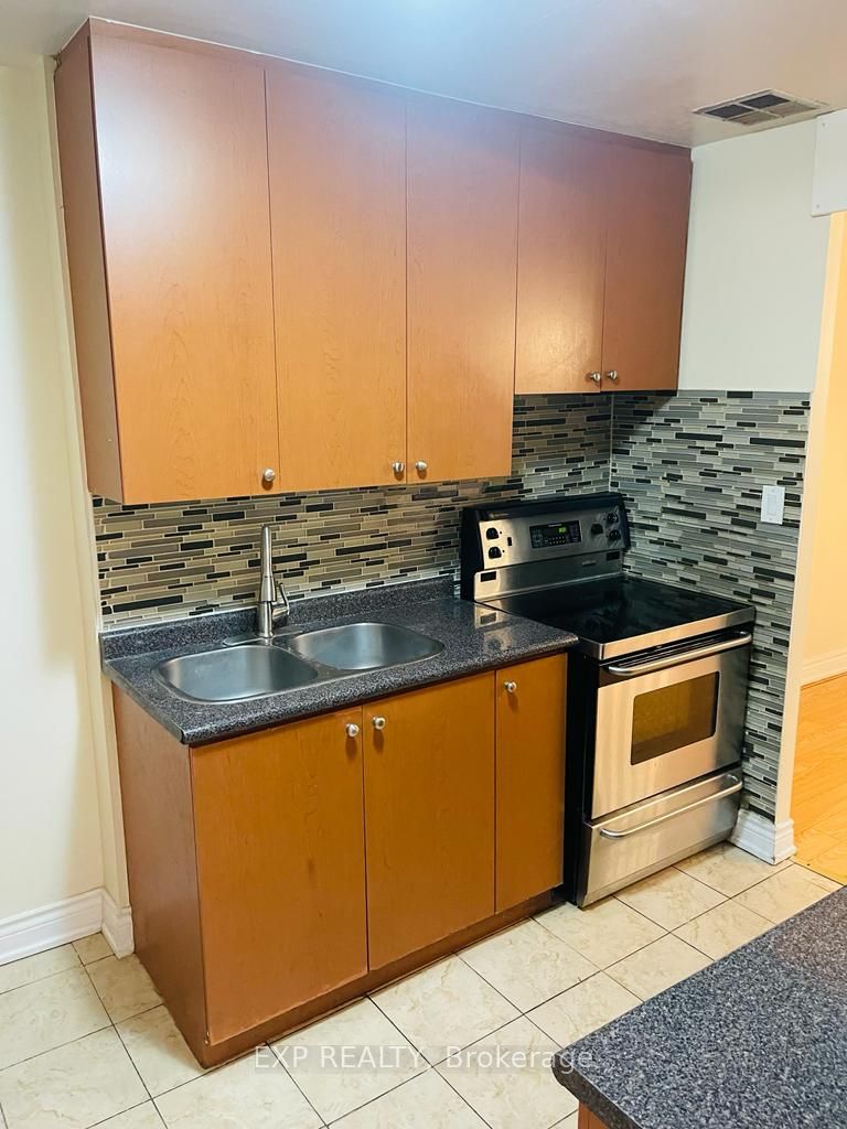 3025 The Credit Woodlands Road 330 Property Photo 6