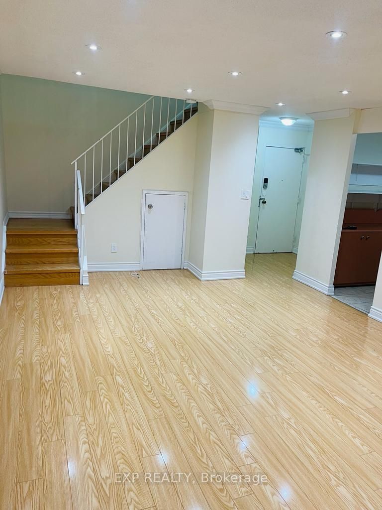 3025 The Credit Woodlands Road 330 Property Photo 32