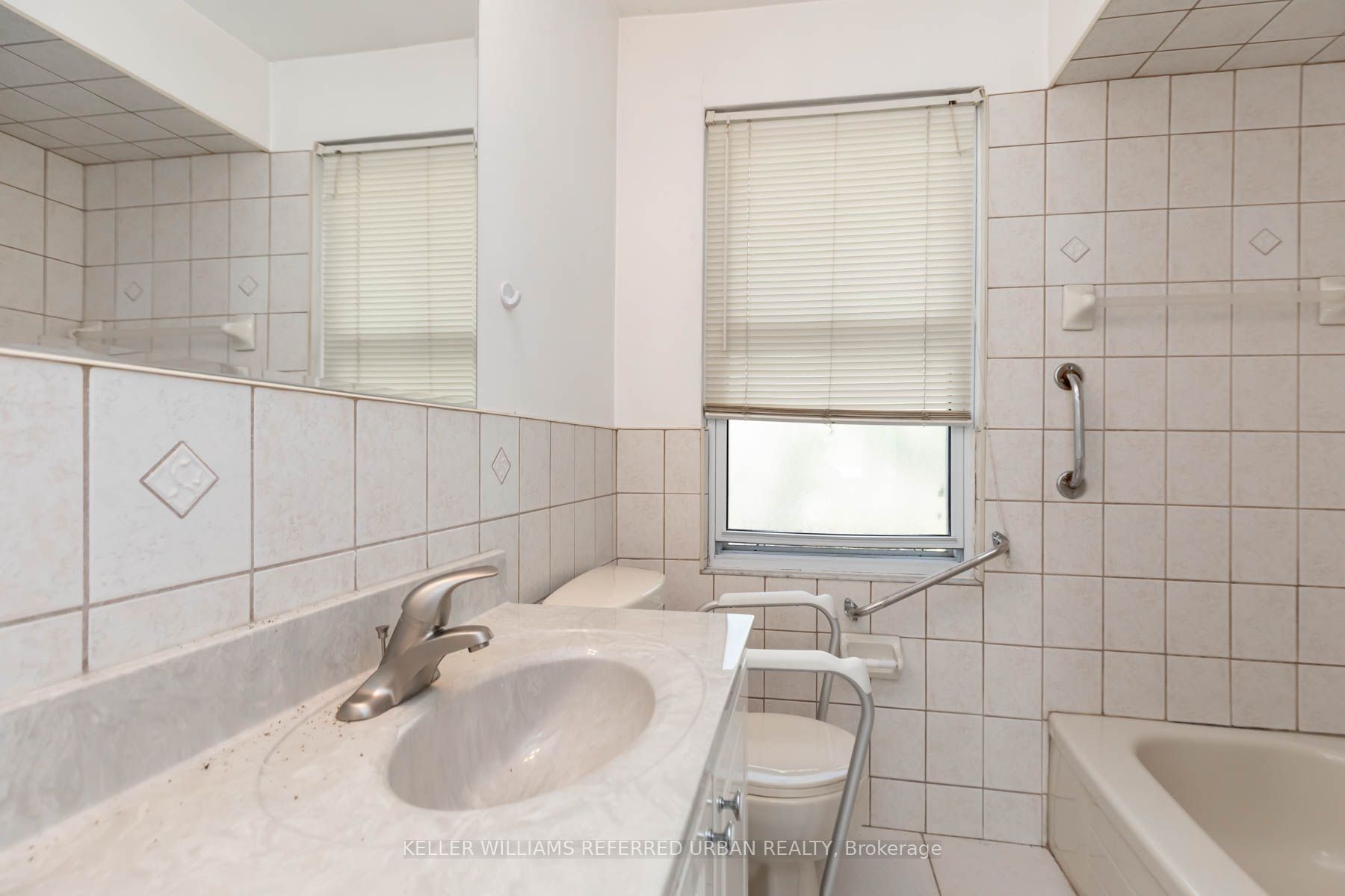 20 Gracefield Avenue Property Photo 11