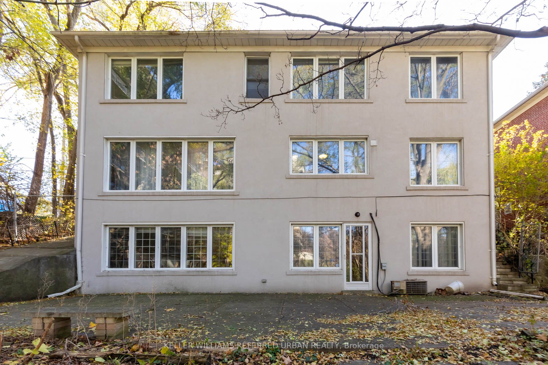 20 Gracefield Avenue Property Photo 12