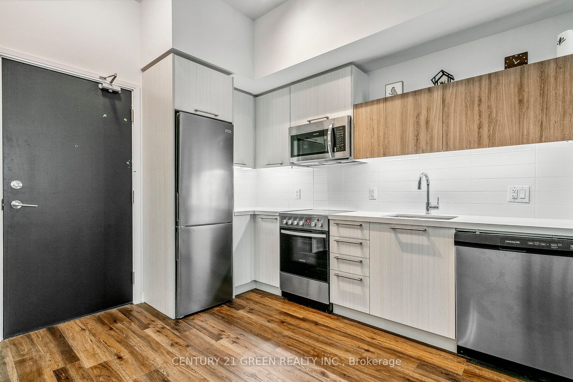 25 Neighbourhood Lane 104 Property Photo 11