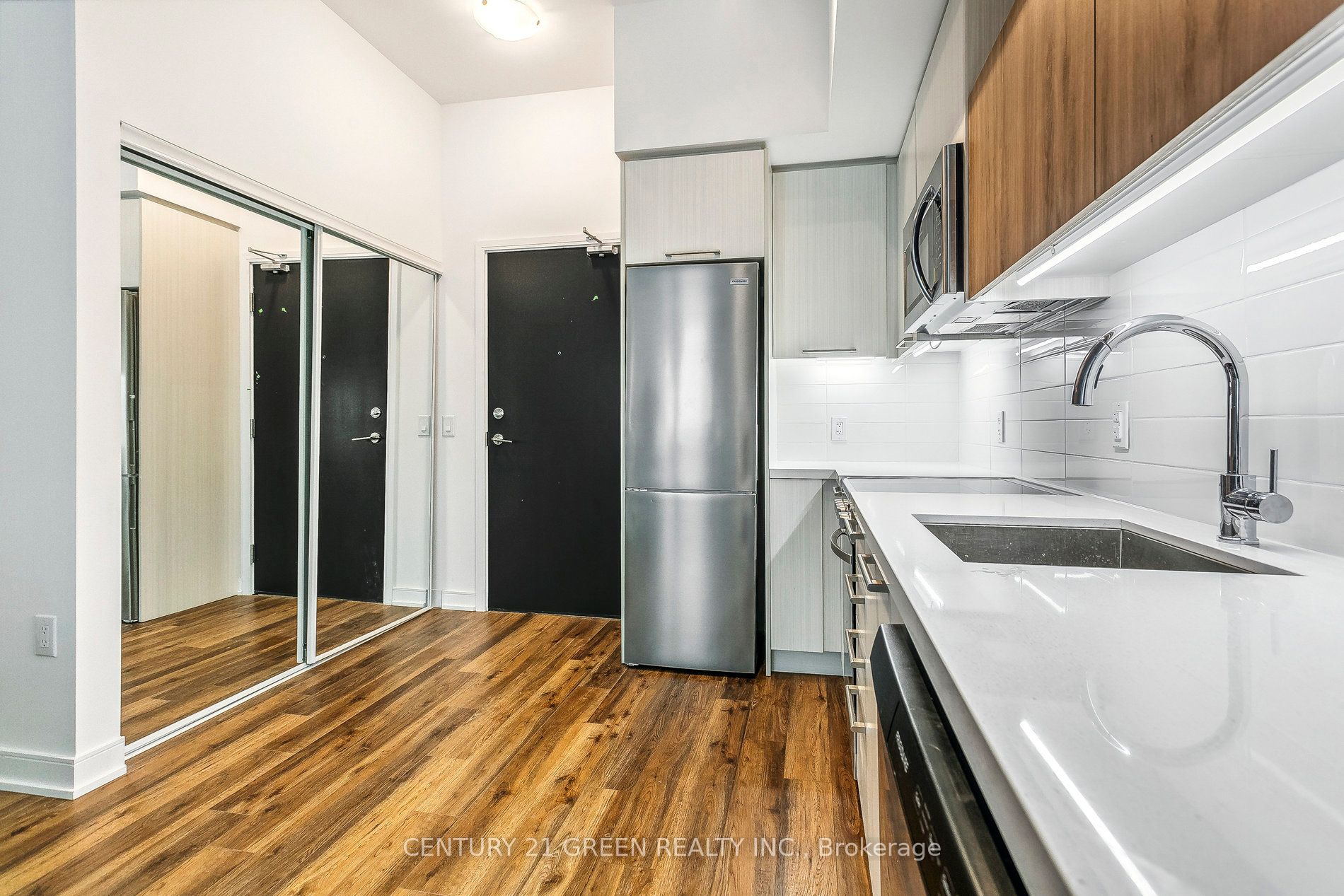 25 Neighbourhood Lane 104 Property Photo 12