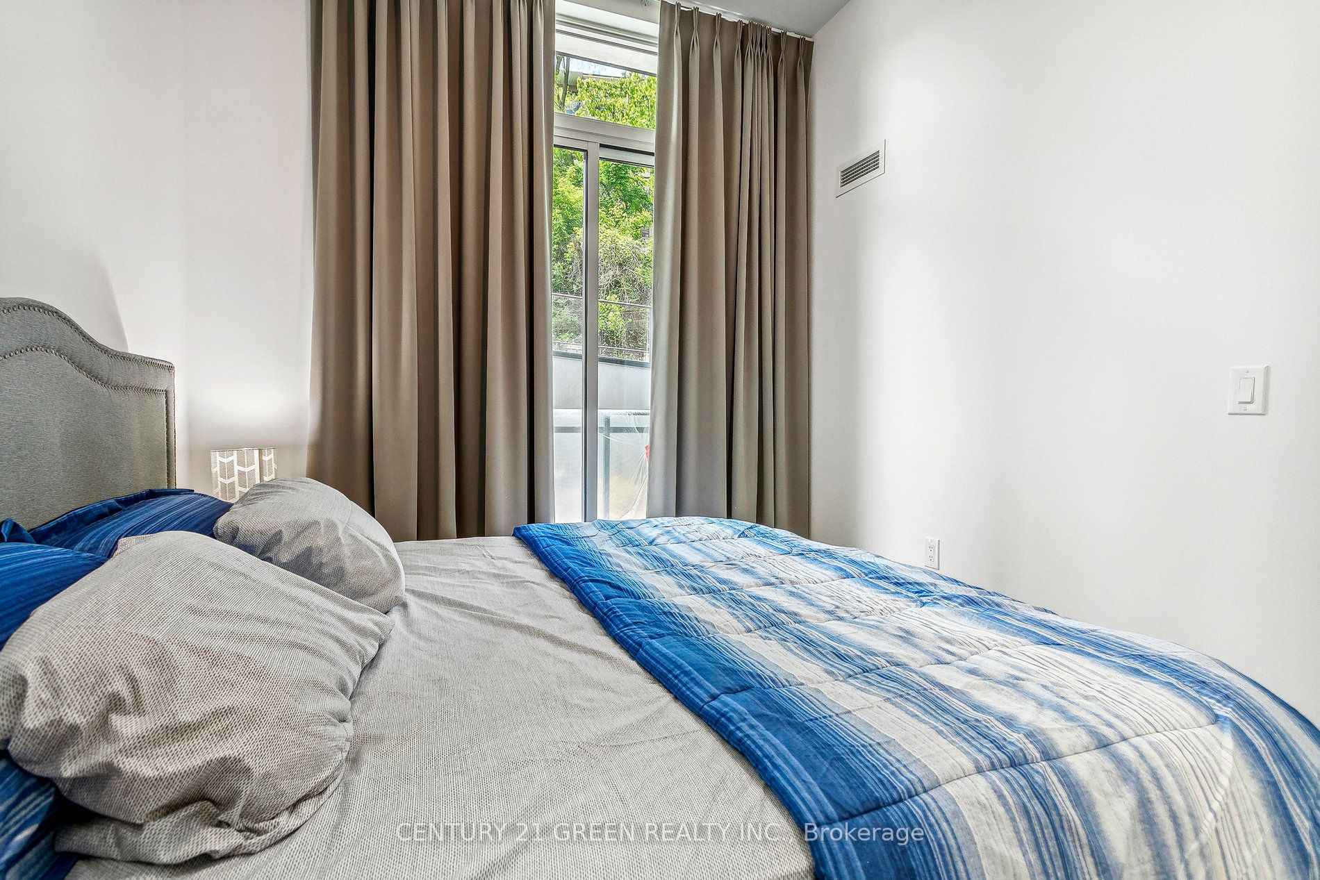 25 Neighbourhood Lane 104 Property Photo 27