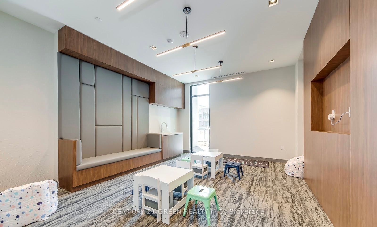 25 Neighbourhood Lane 104 Property Photo 45