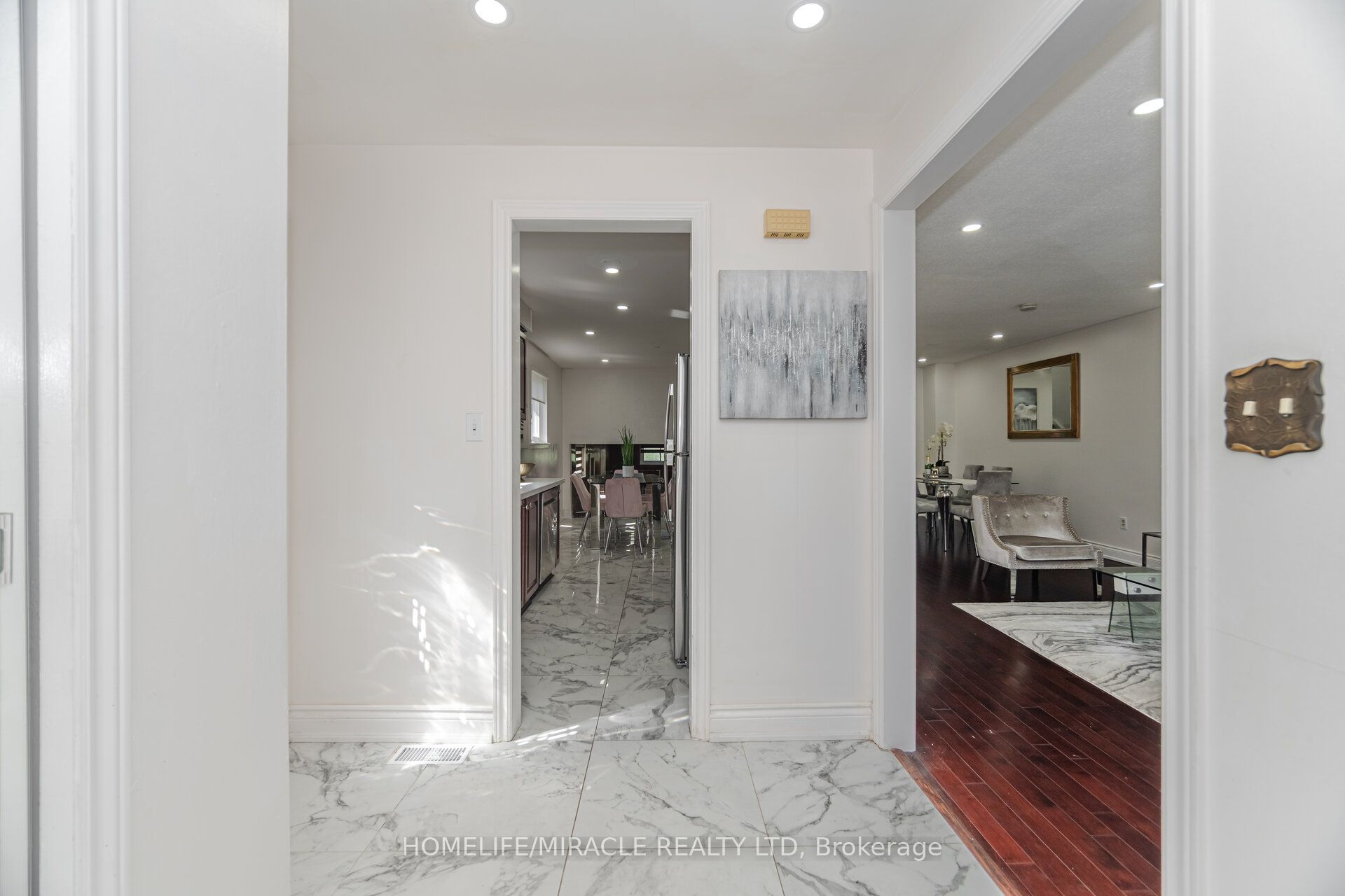 764 Eaglemount Crescent Property Photo 8