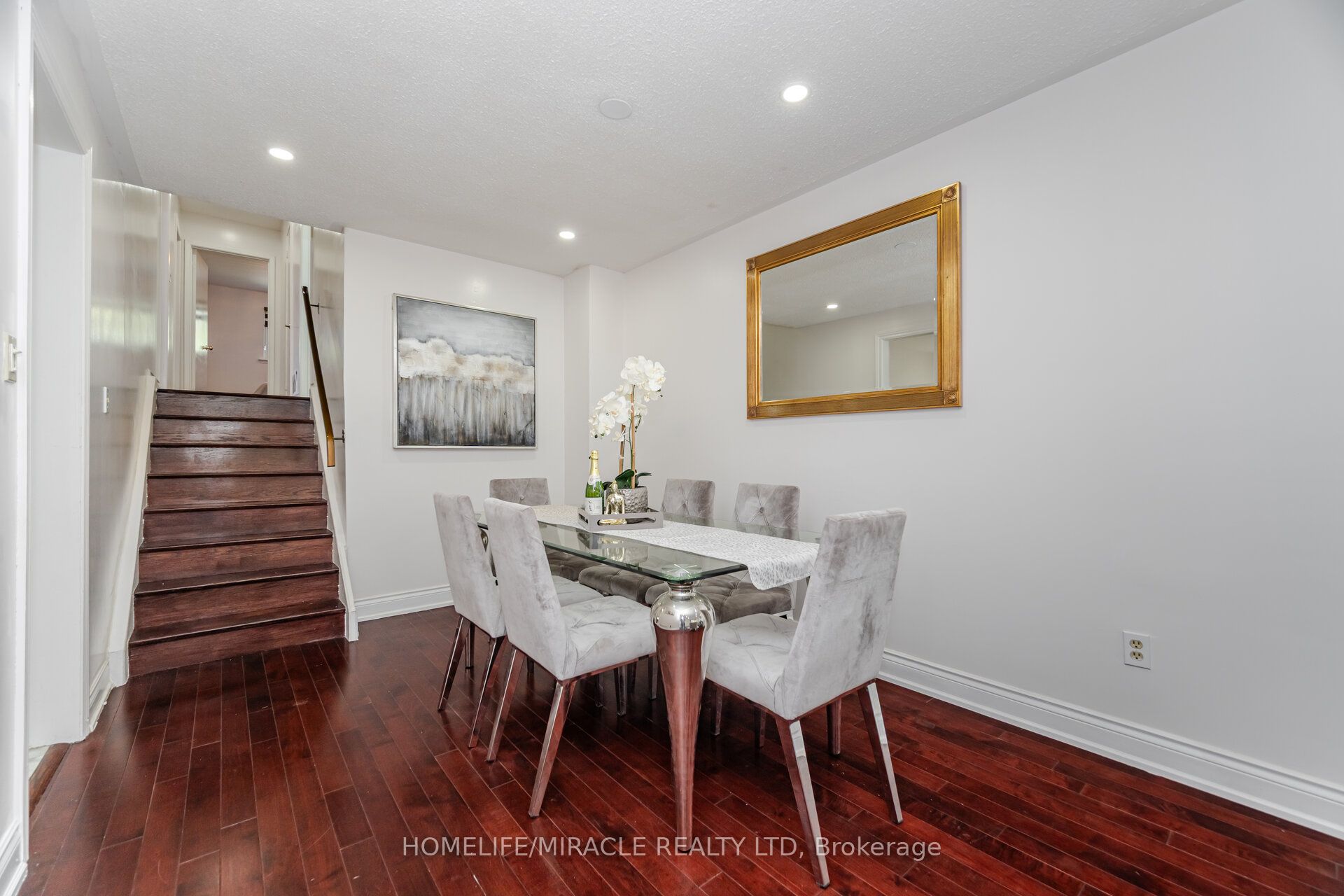 764 Eaglemount Crescent Property Photo 12